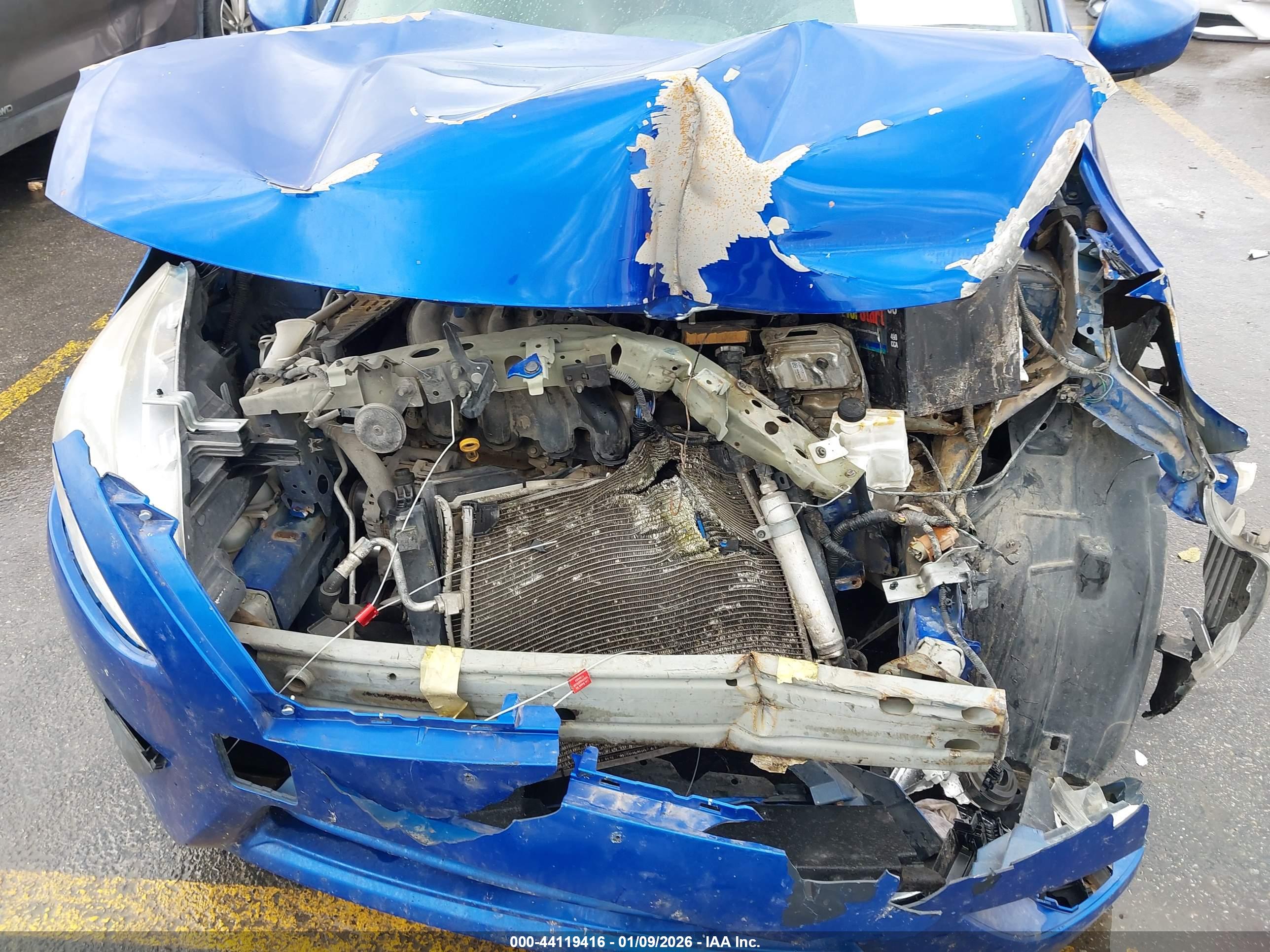 NISSAN VERSA image 6