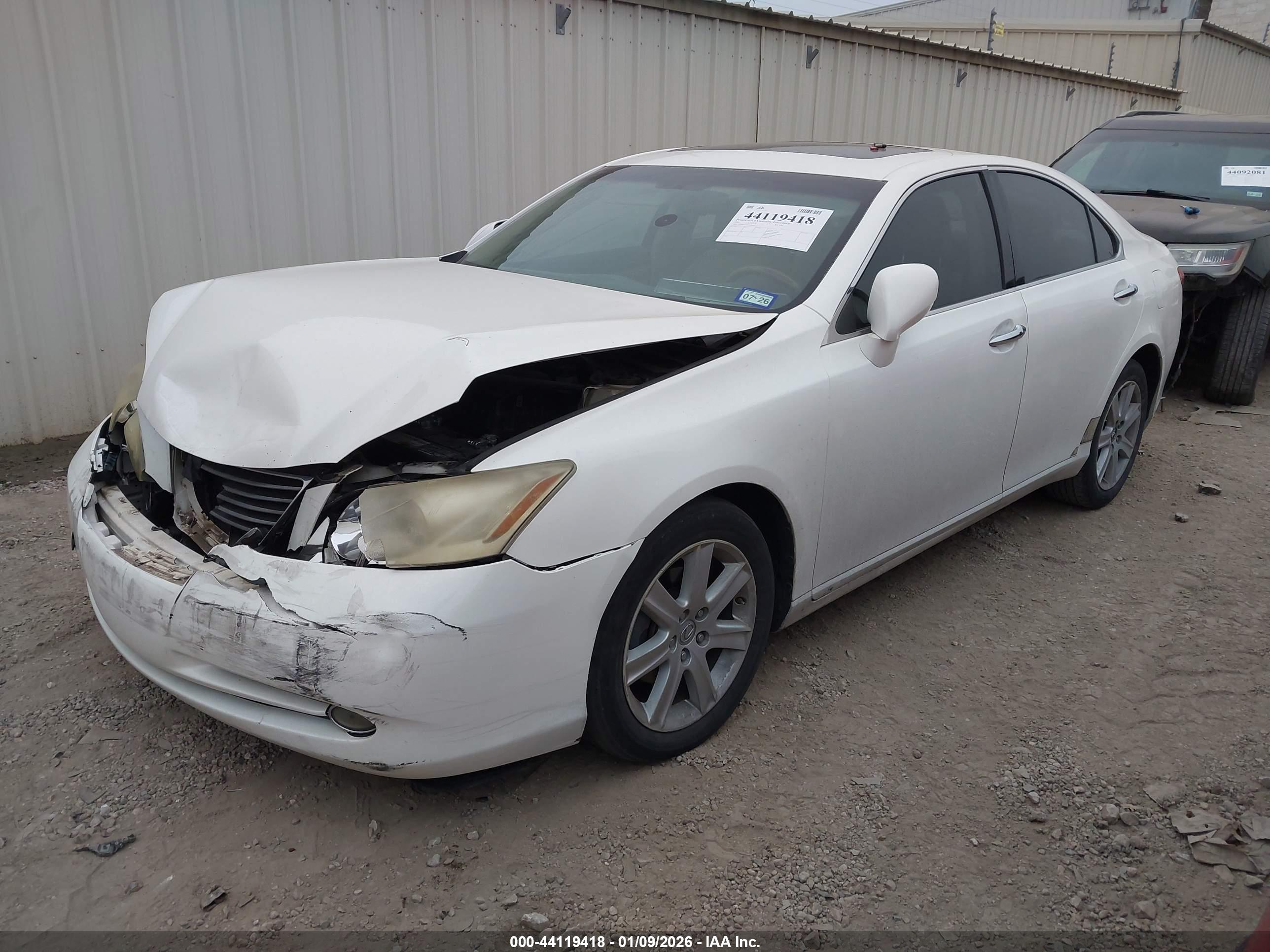 LEXUS ES image 2