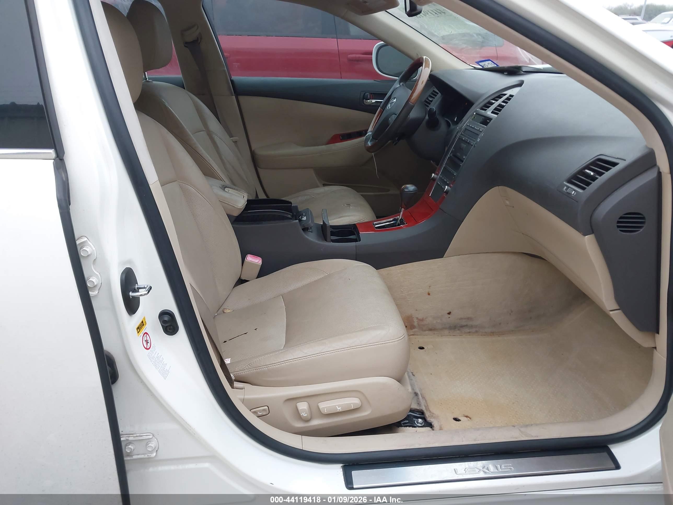 LEXUS ES image 5
