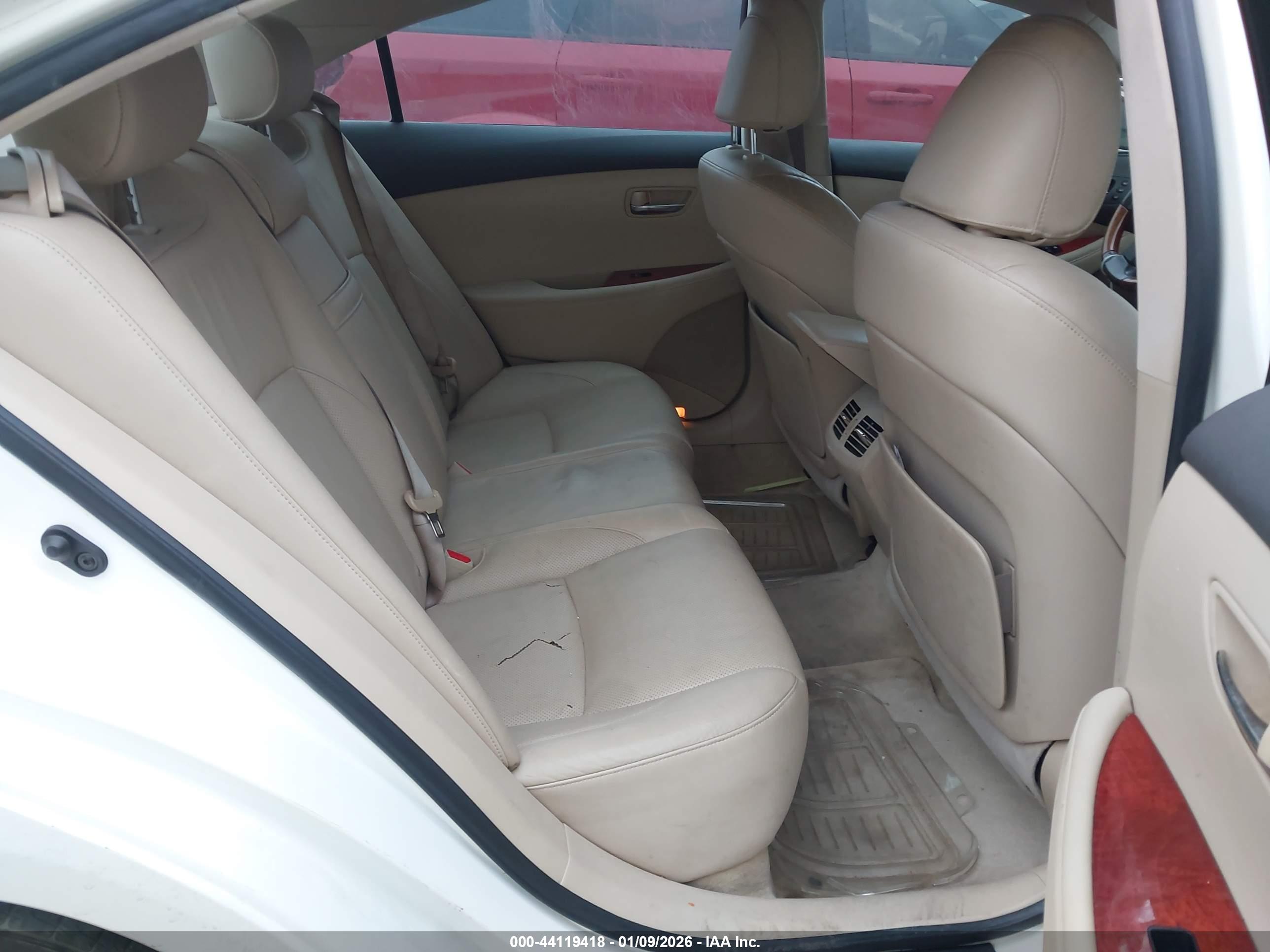 LEXUS ES image 8