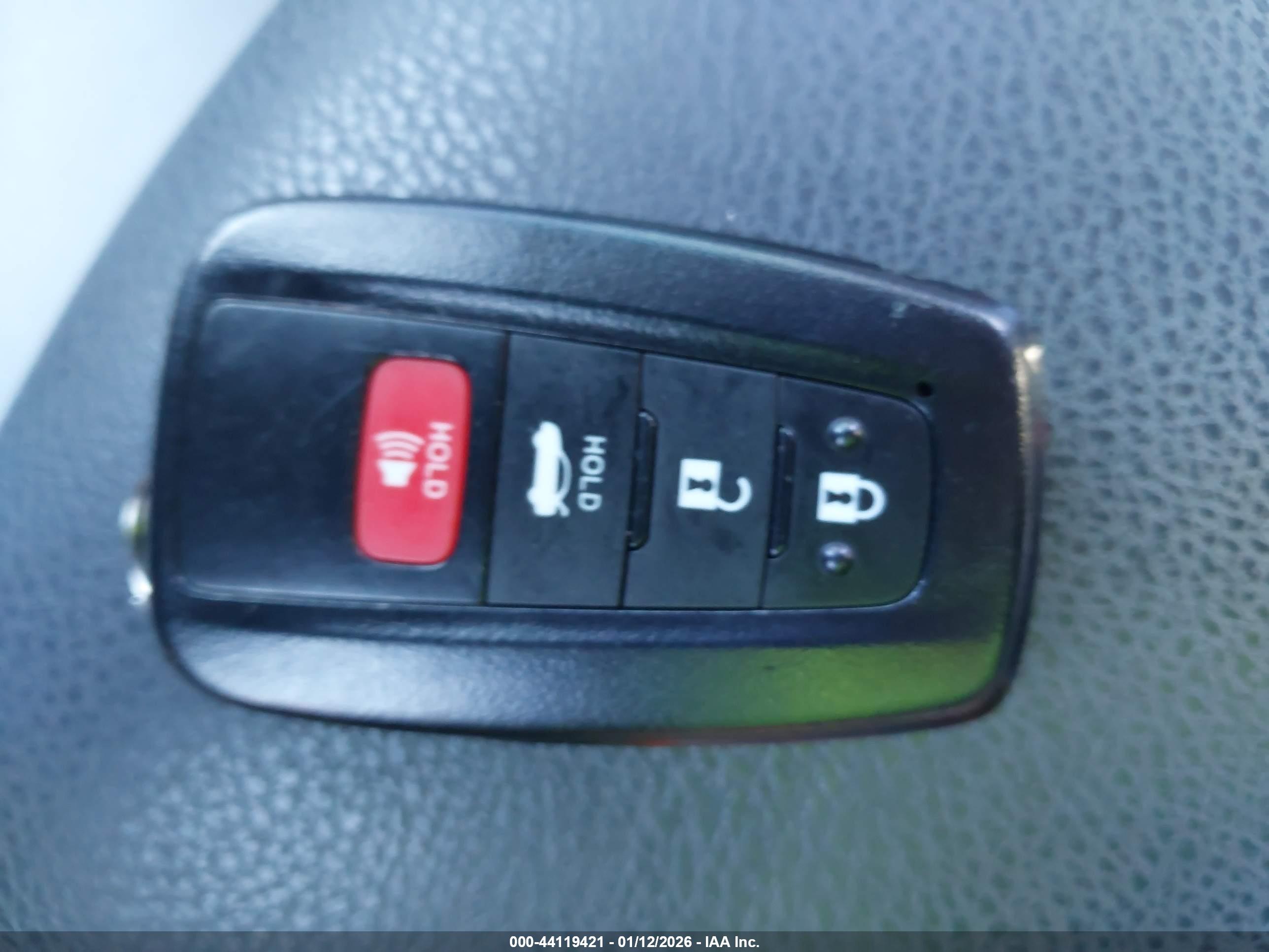 TOYOTA CAMRY image 11