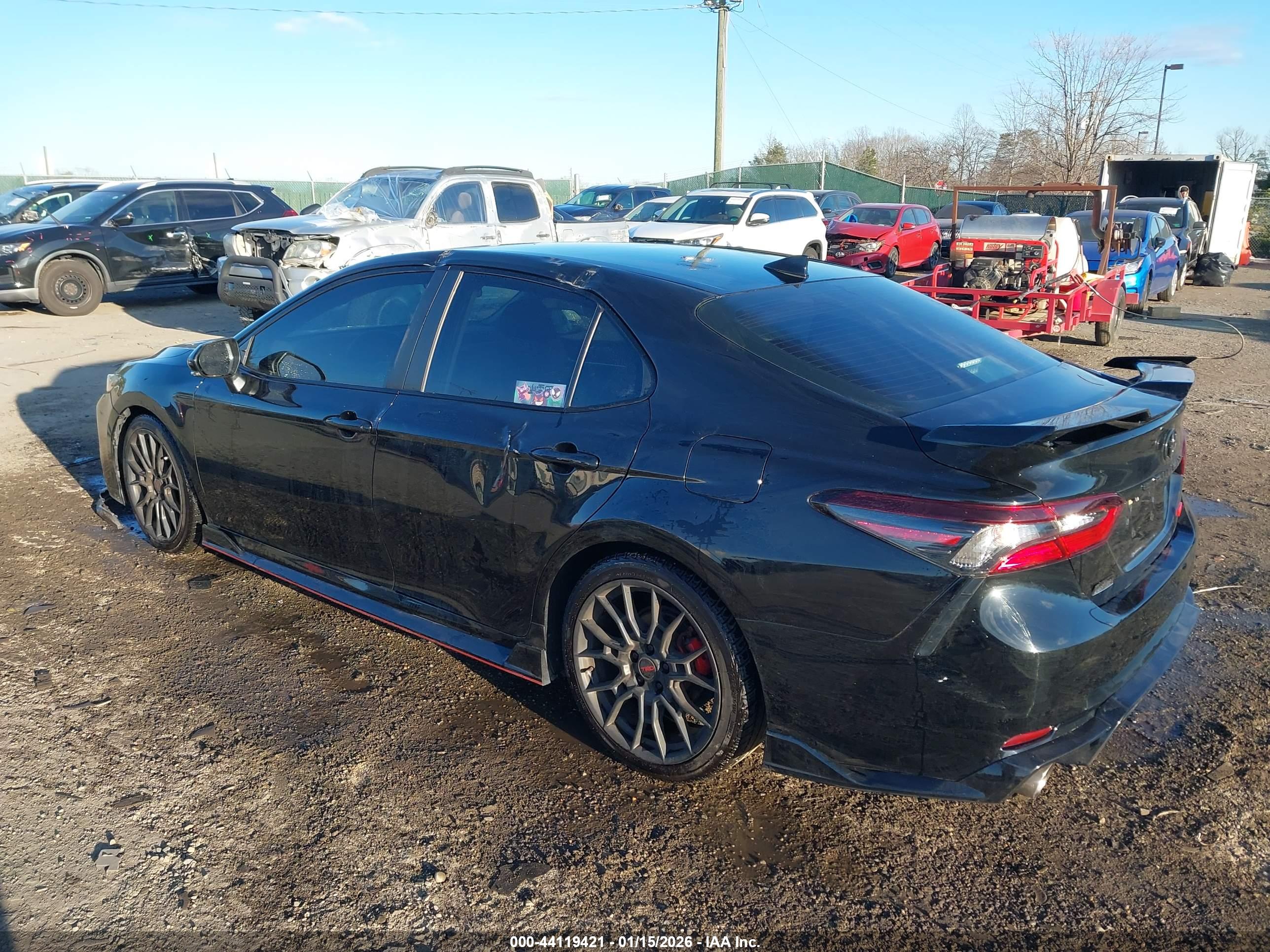 TOYOTA CAMRY image 3