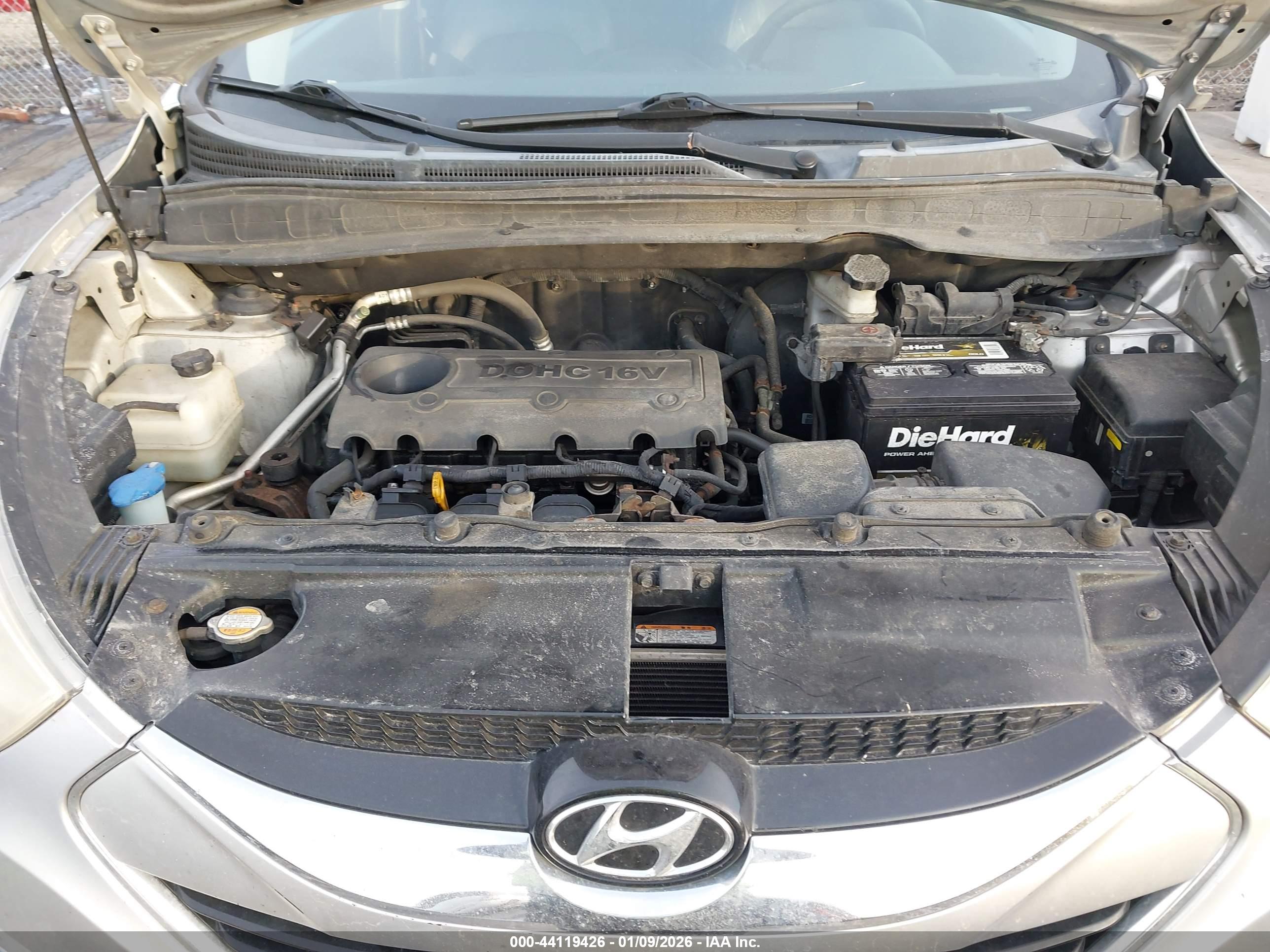 HYUNDAI TUCSON image 10