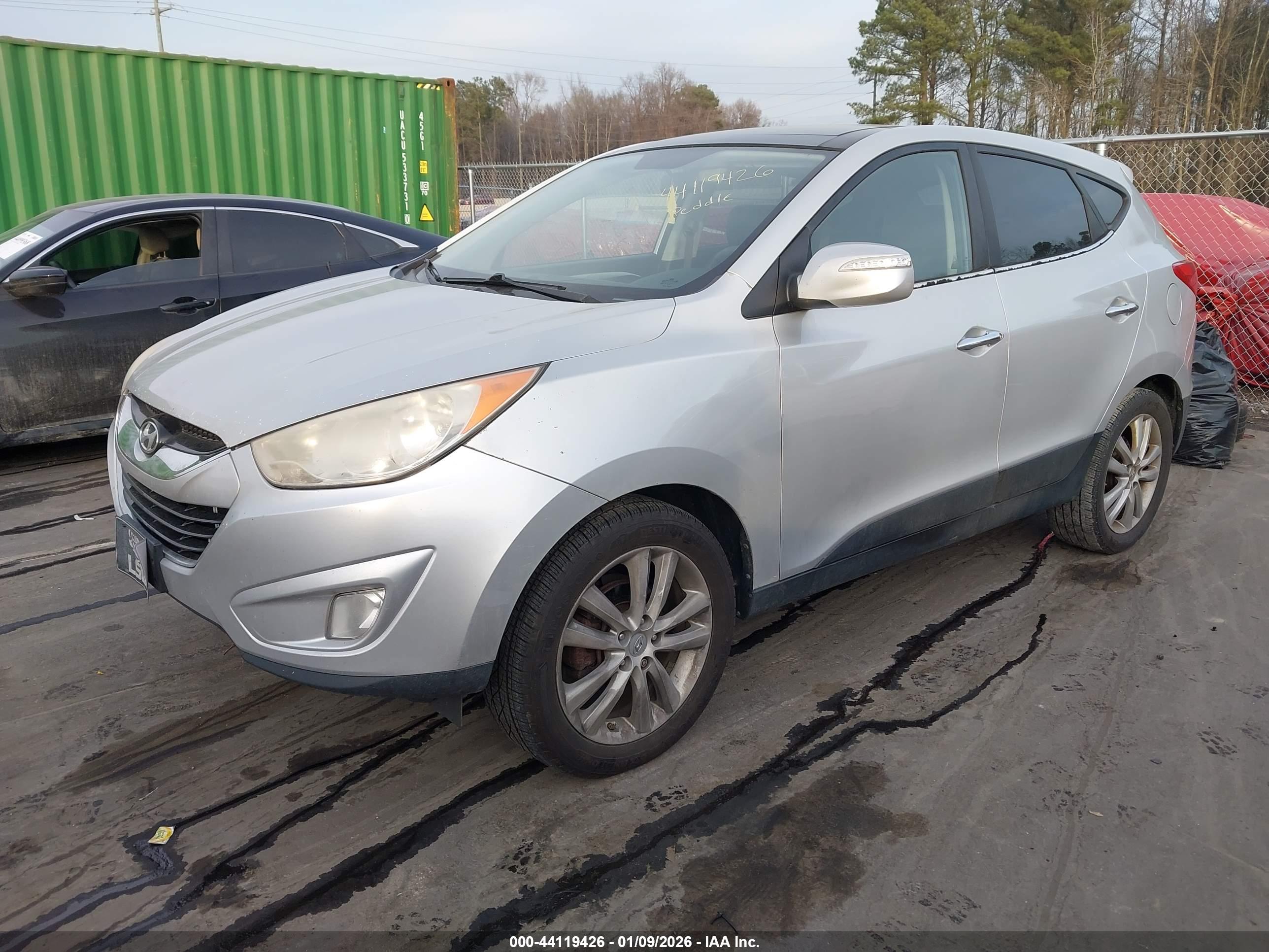 HYUNDAI TUCSON image 2