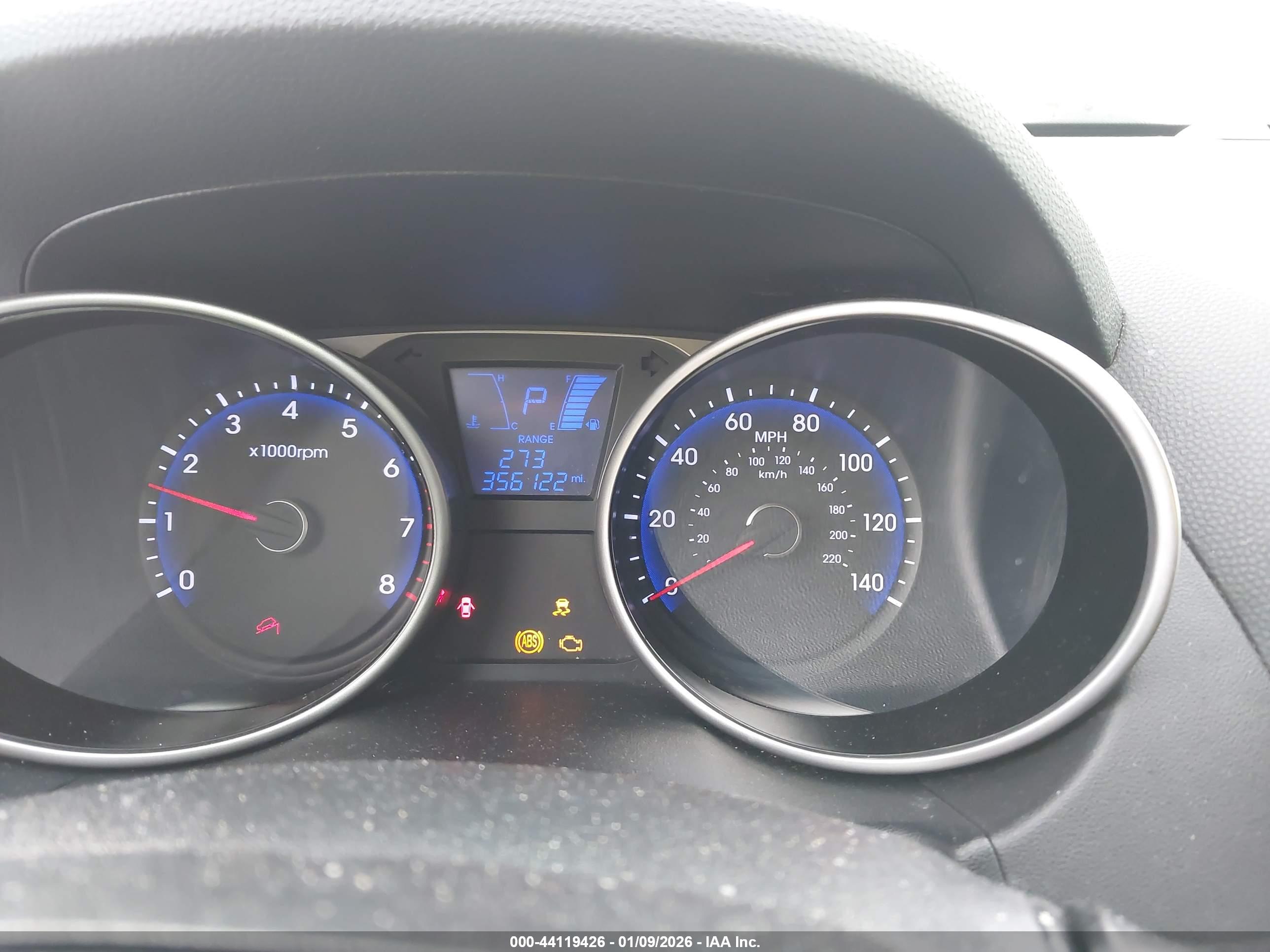 HYUNDAI TUCSON image 7