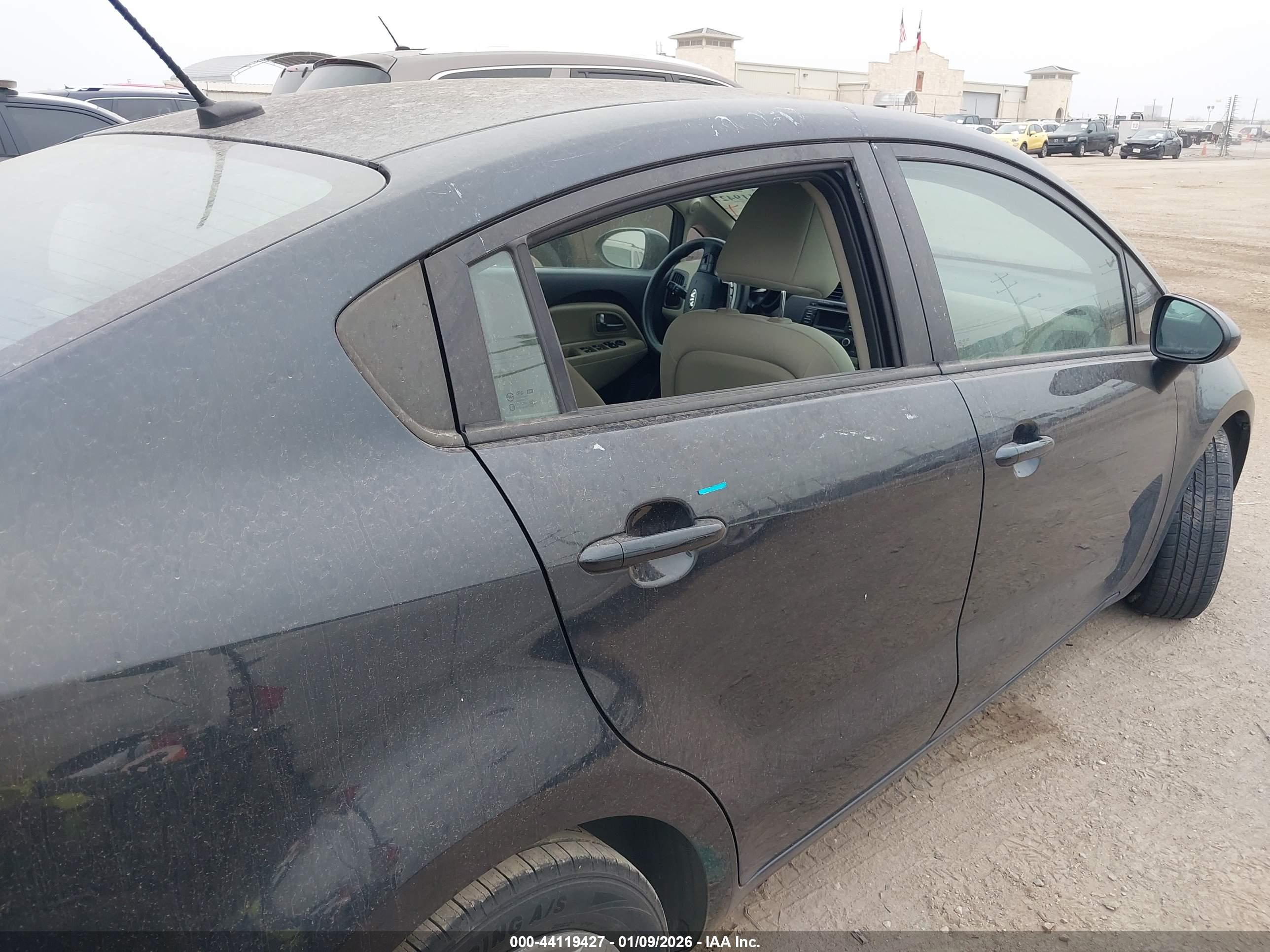 KIA RIO image 6