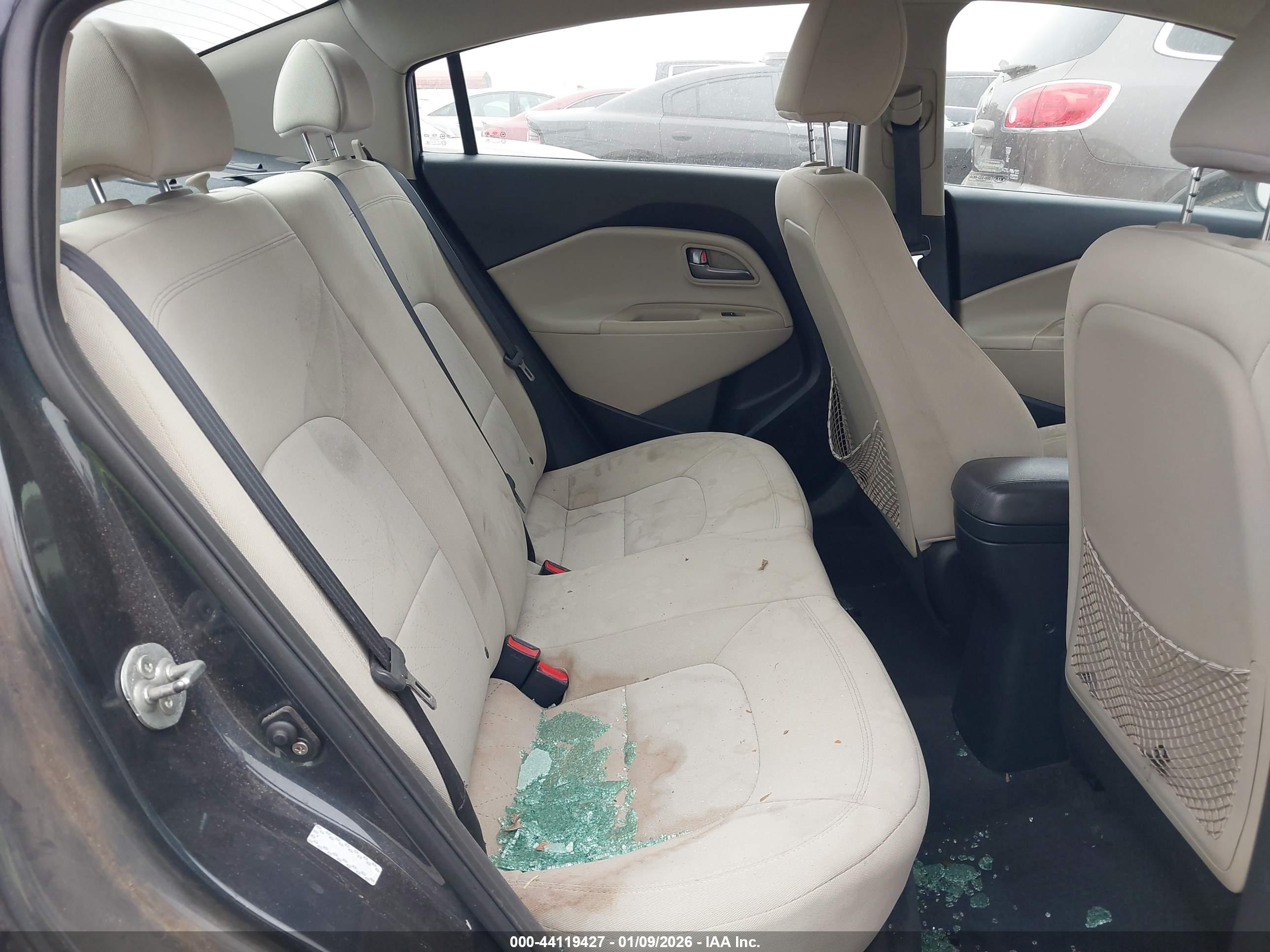 KIA RIO image 8