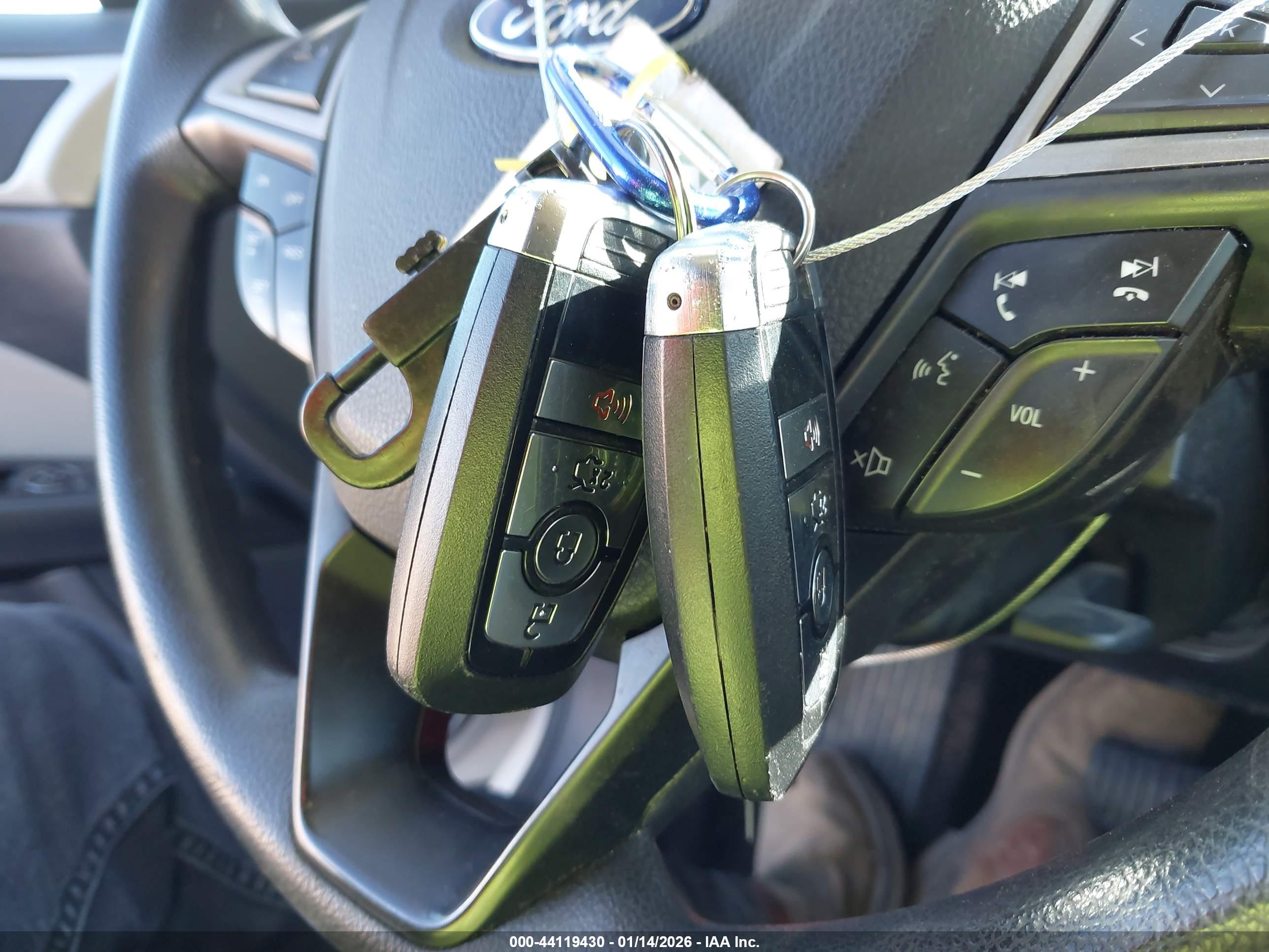 FORD FUSION image 11