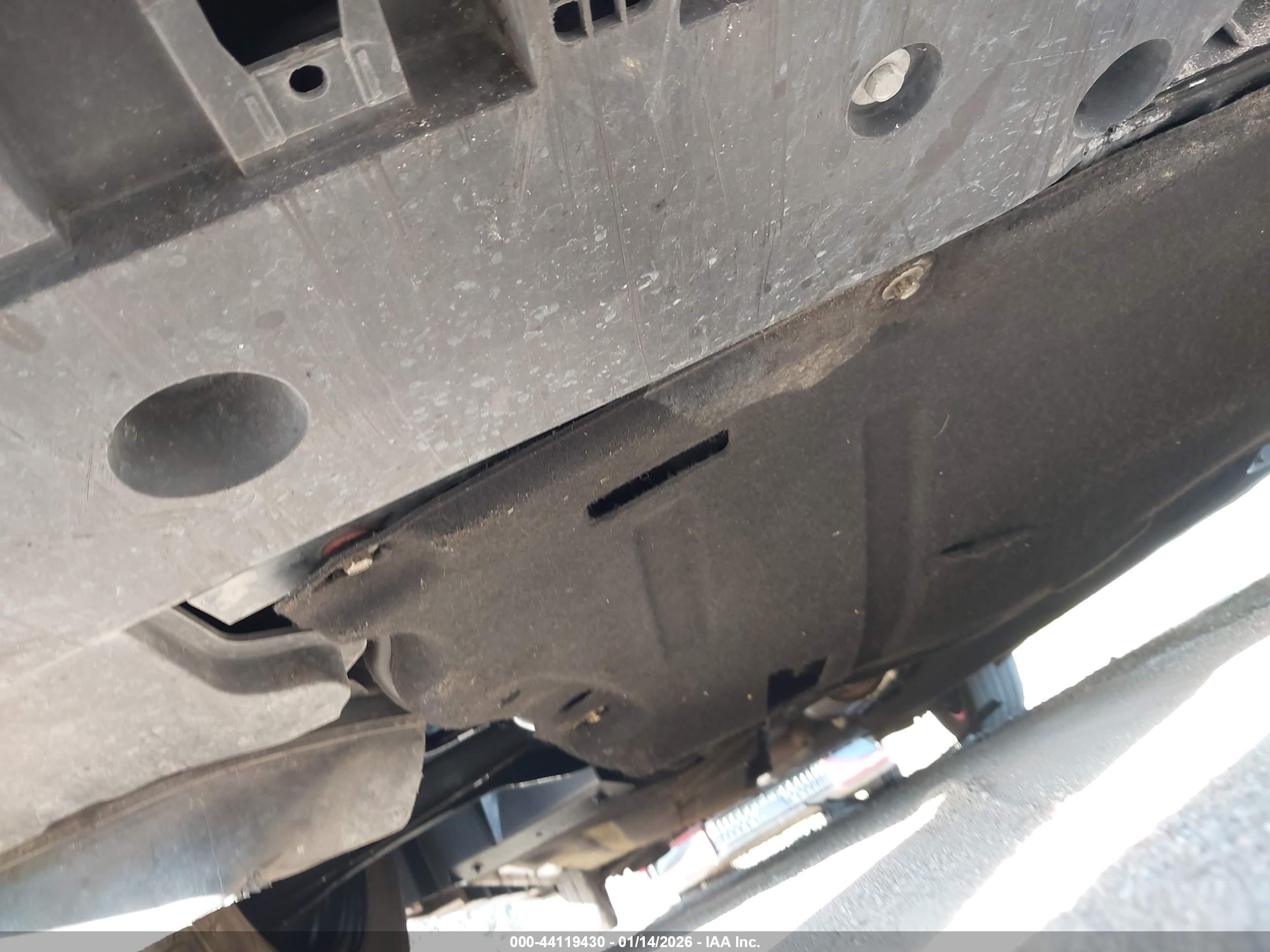 FORD FUSION image 6