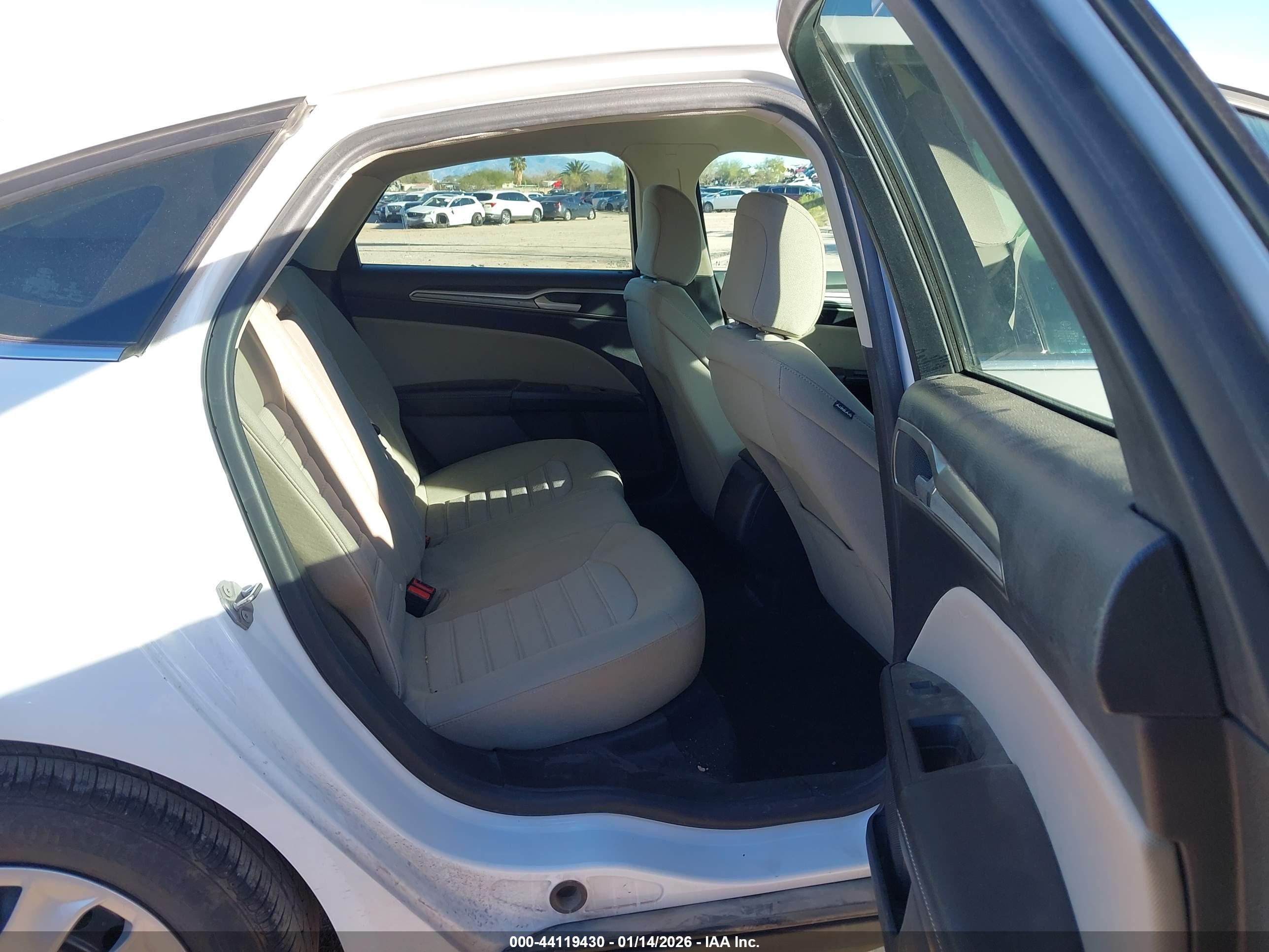 FORD FUSION image 8