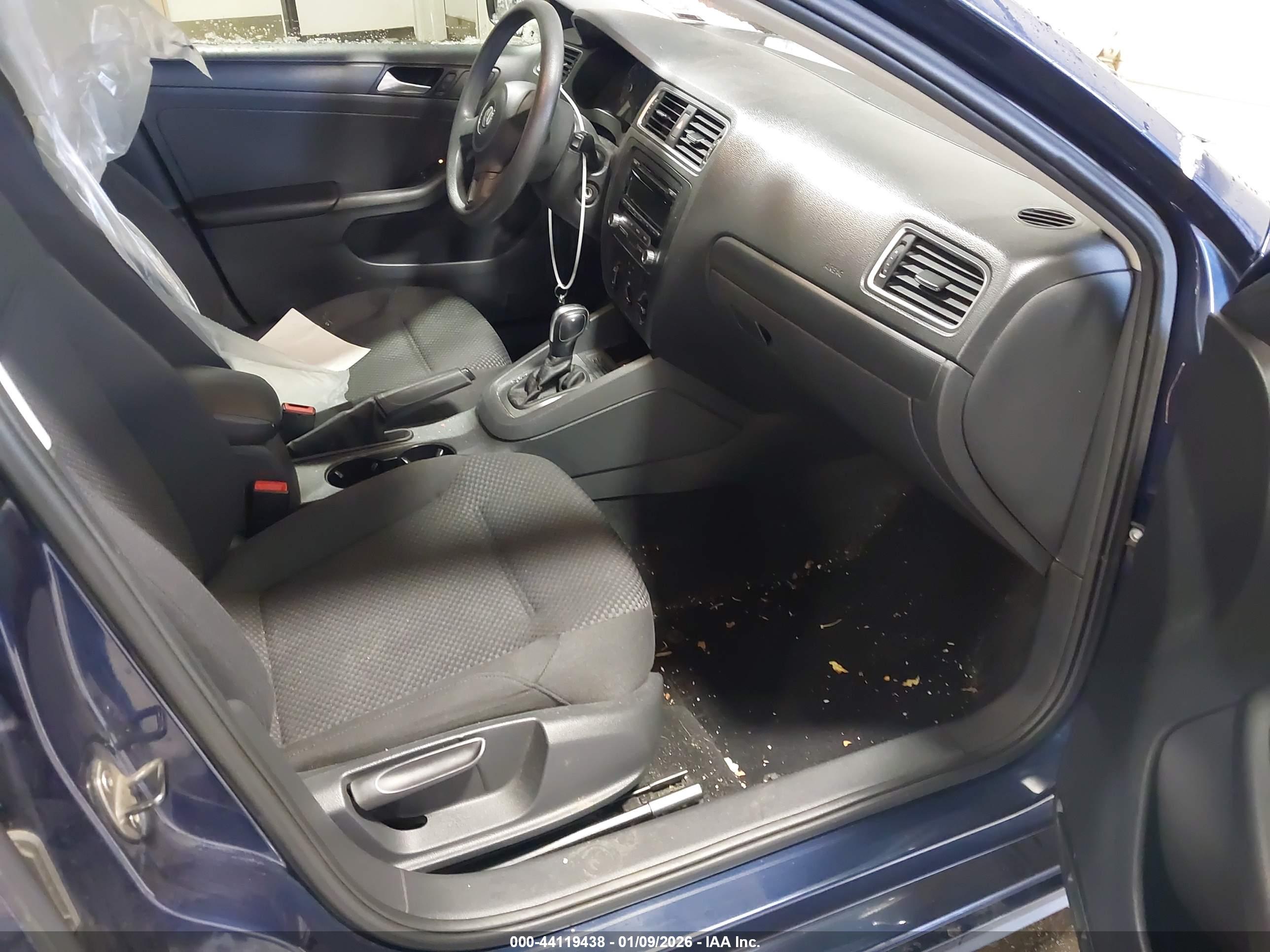 VOLKSWAGEN JETTA image 5