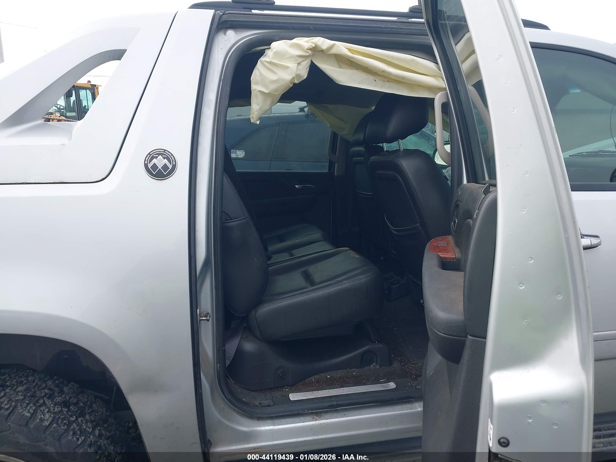 CHEVROLET AVALANCHE image 8