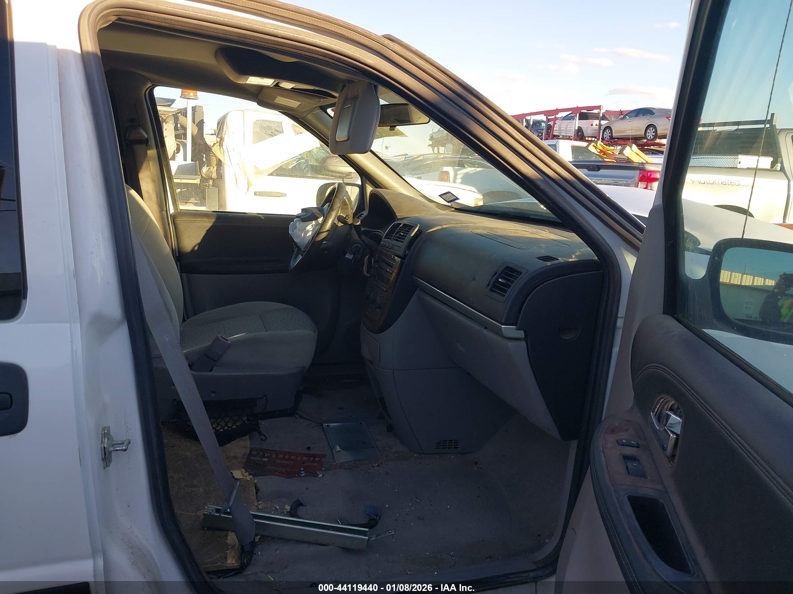 CHEVROLET UPLANDER image 5
