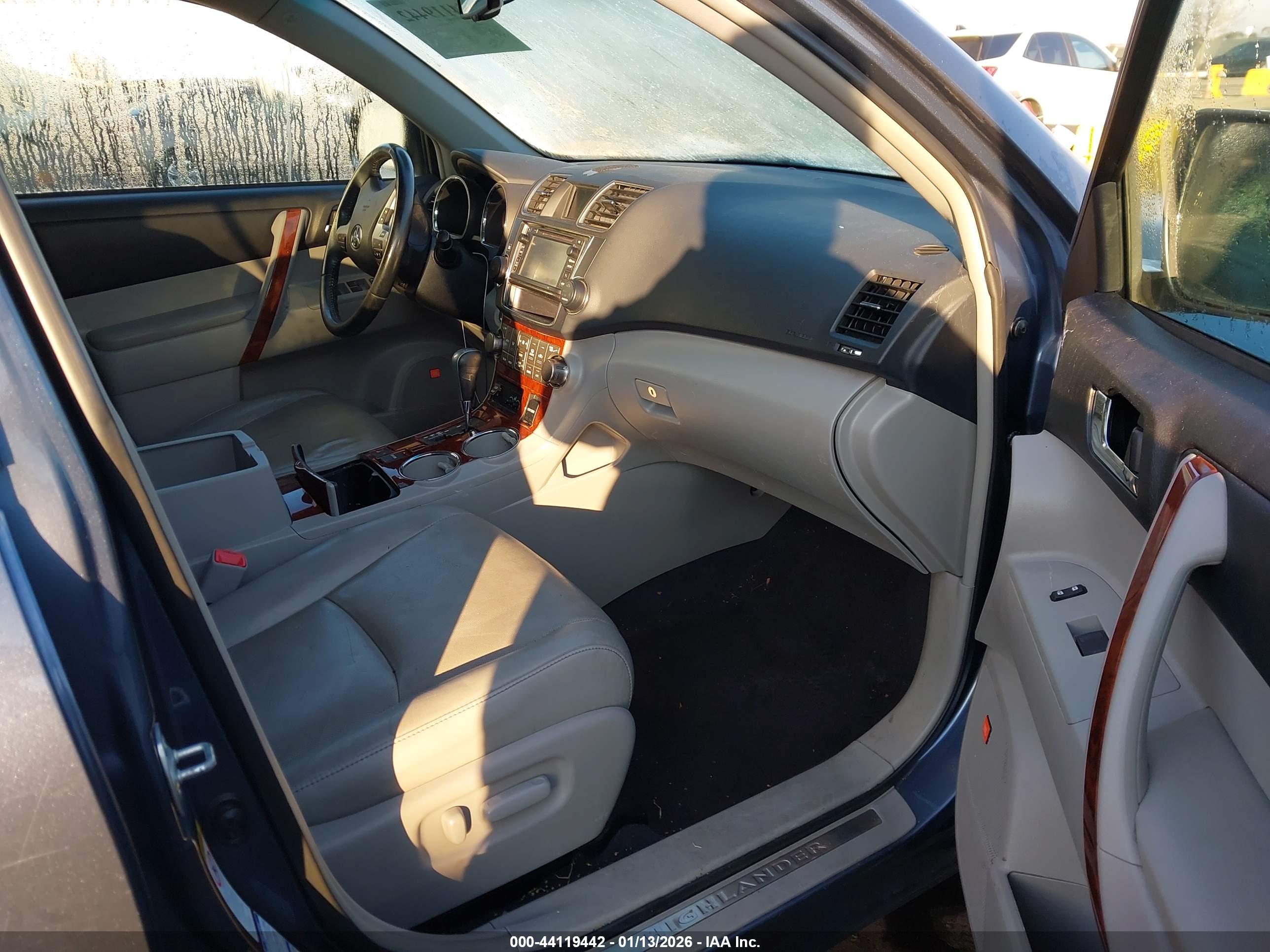 TOYOTA HIGHLANDER image 5
