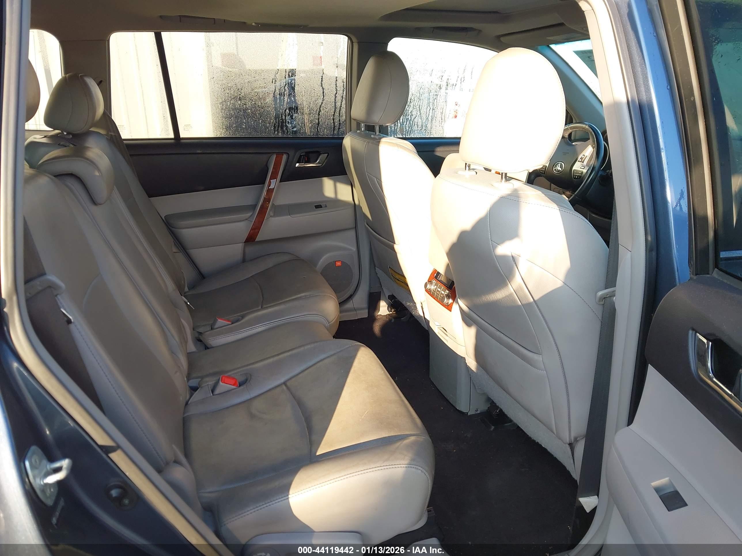TOYOTA HIGHLANDER image 8