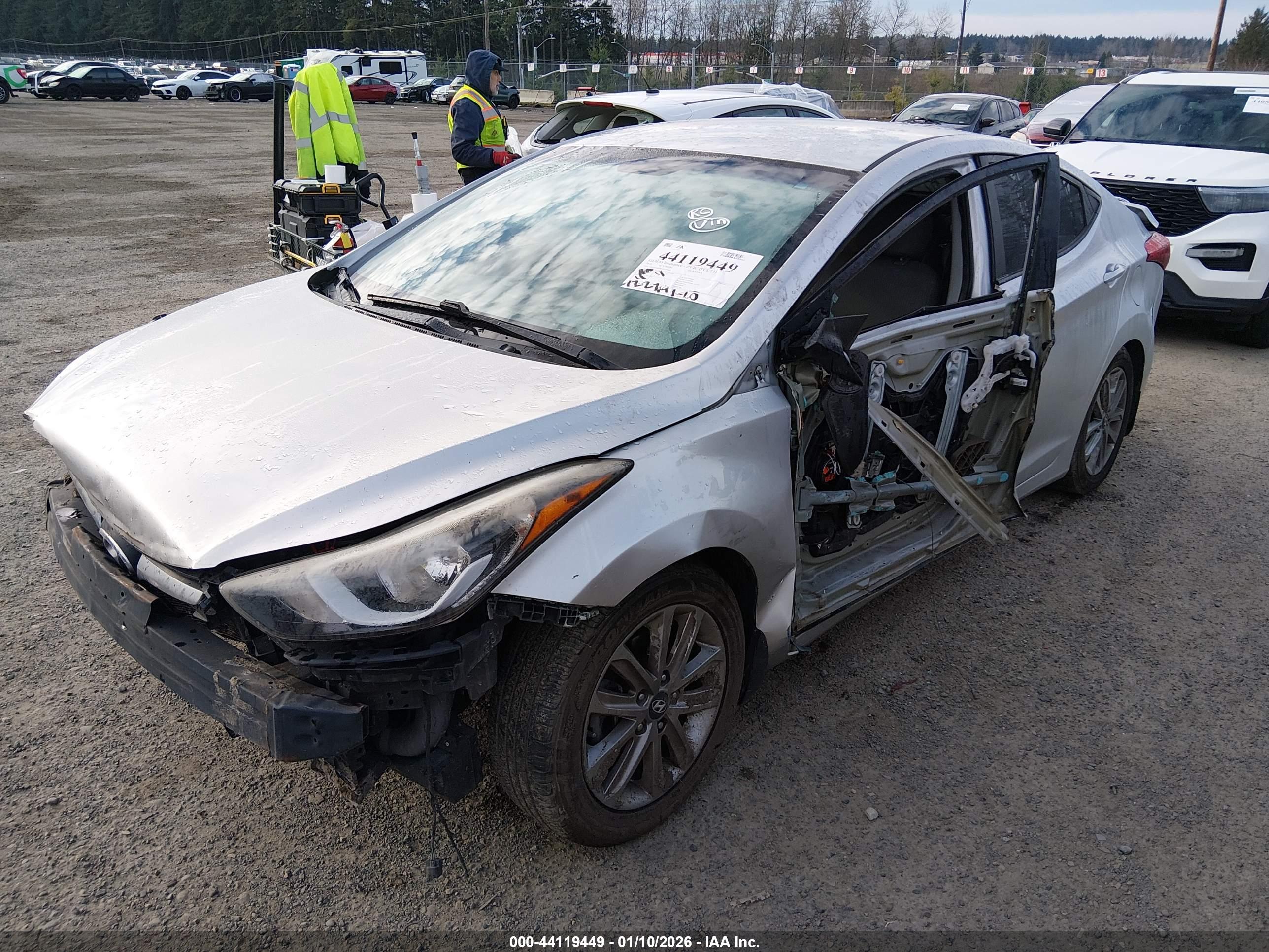 HYUNDAI ELANTRA image 6