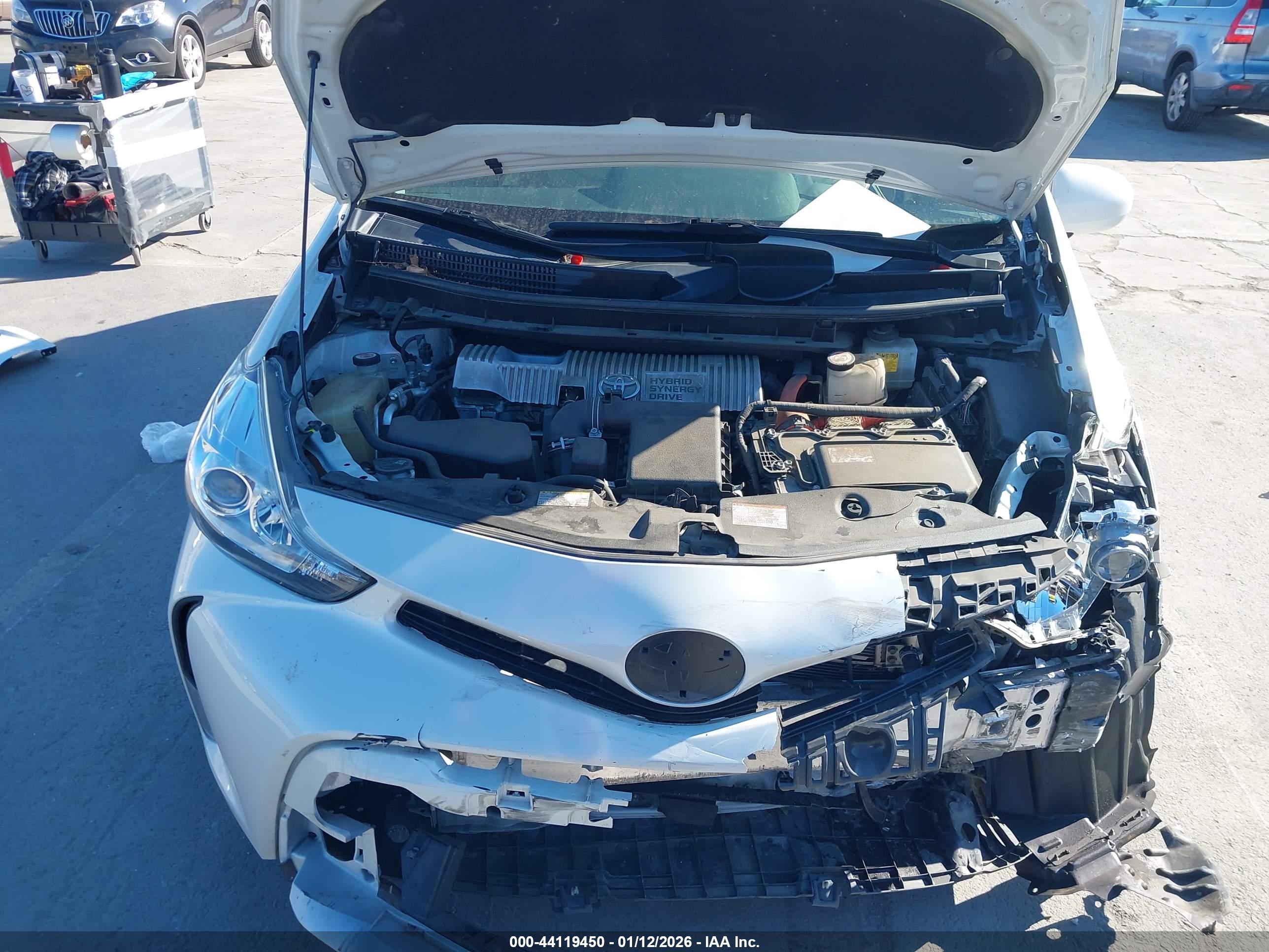 TOYOTA PRIUS image 10