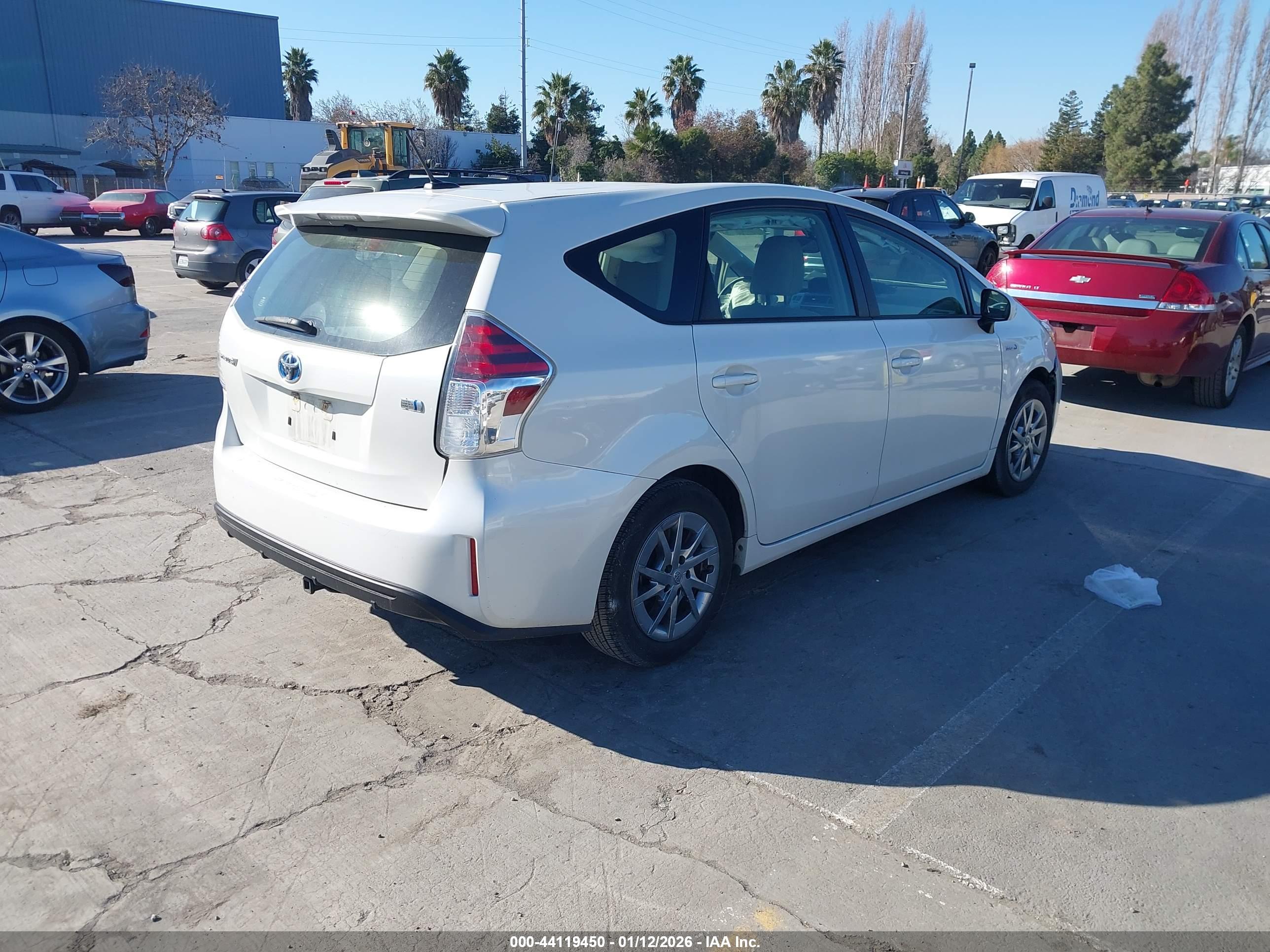 TOYOTA PRIUS image 4