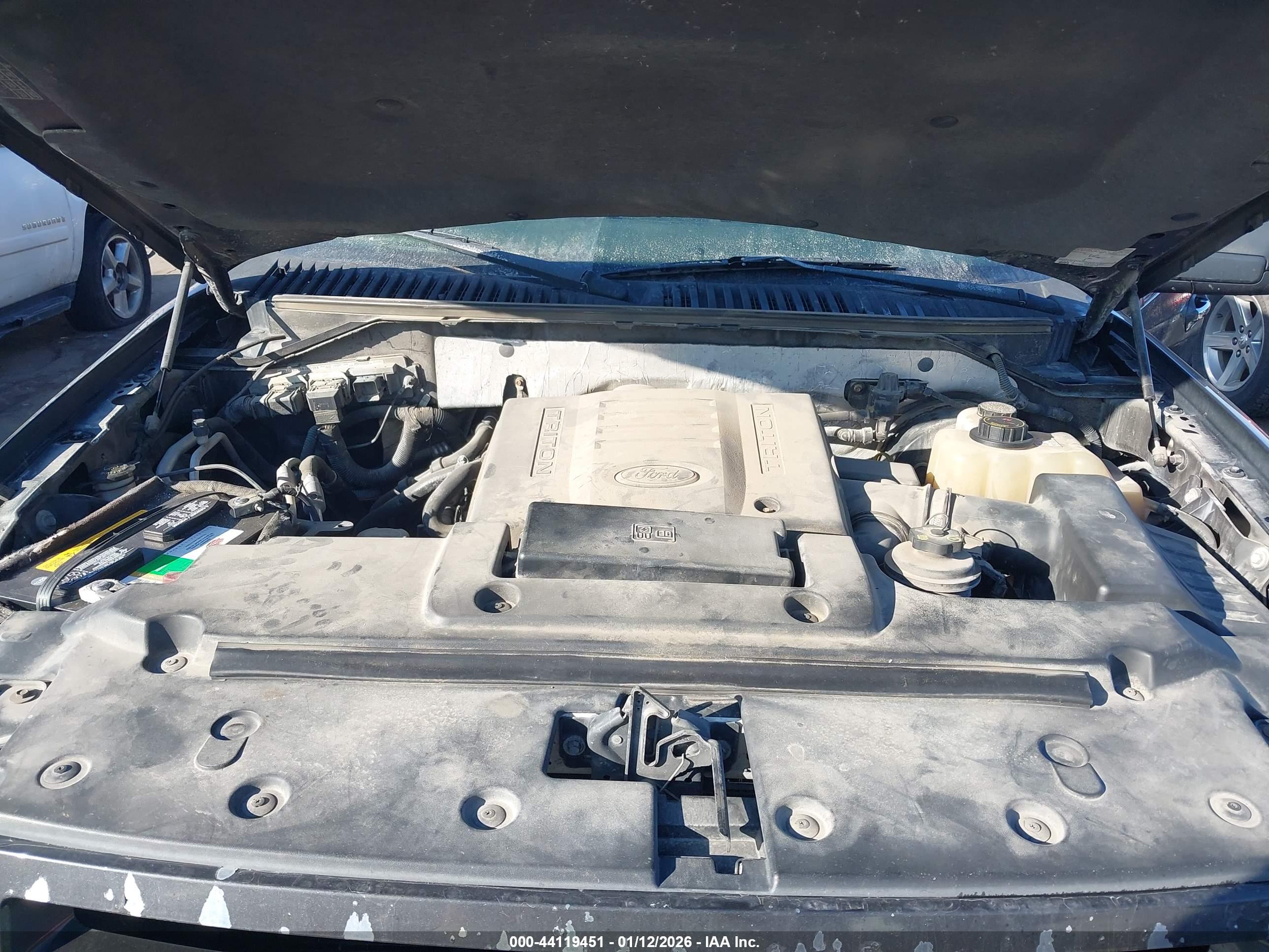 FORD EXPEDITION image 10