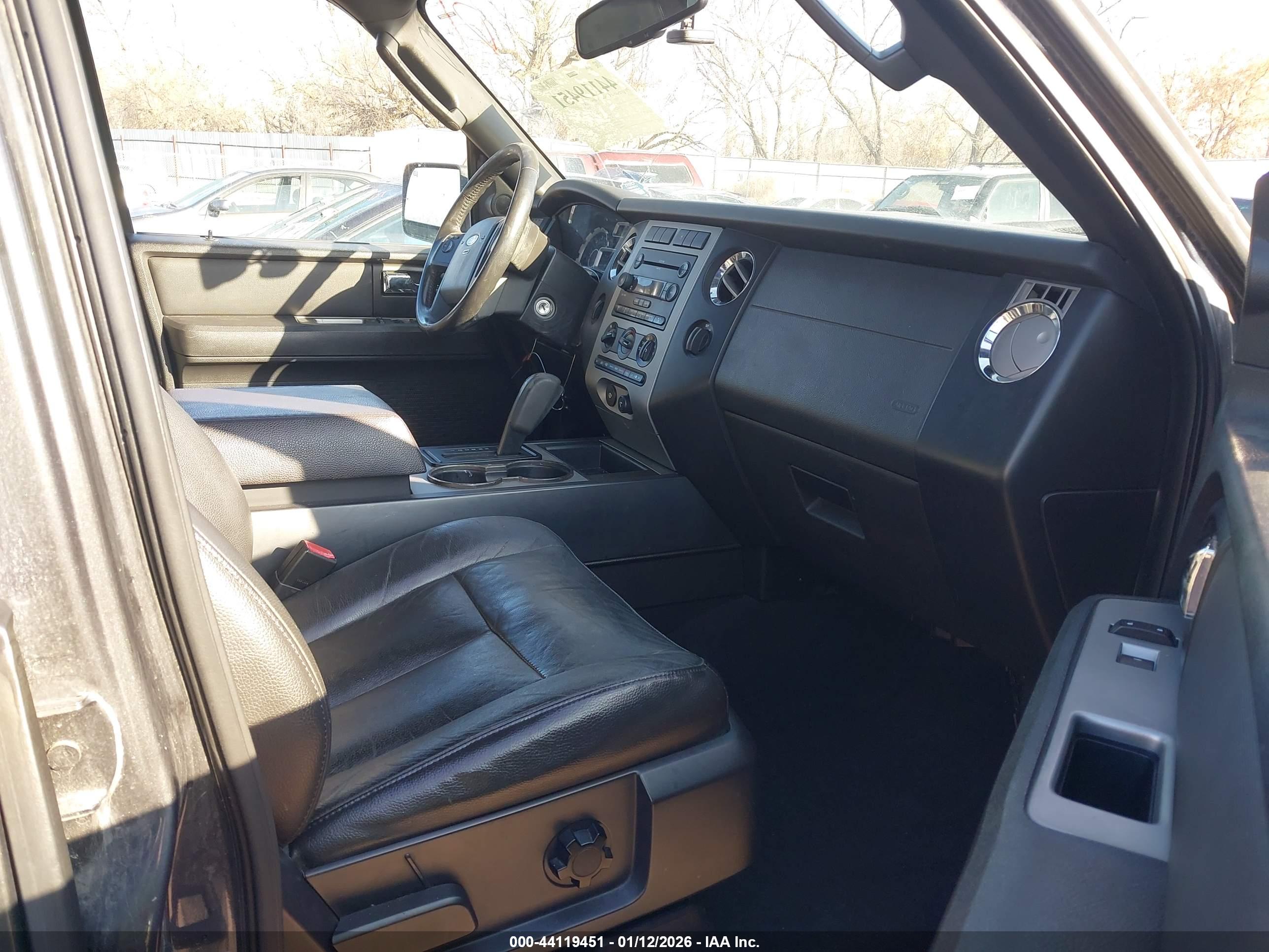 FORD EXPEDITION image 5