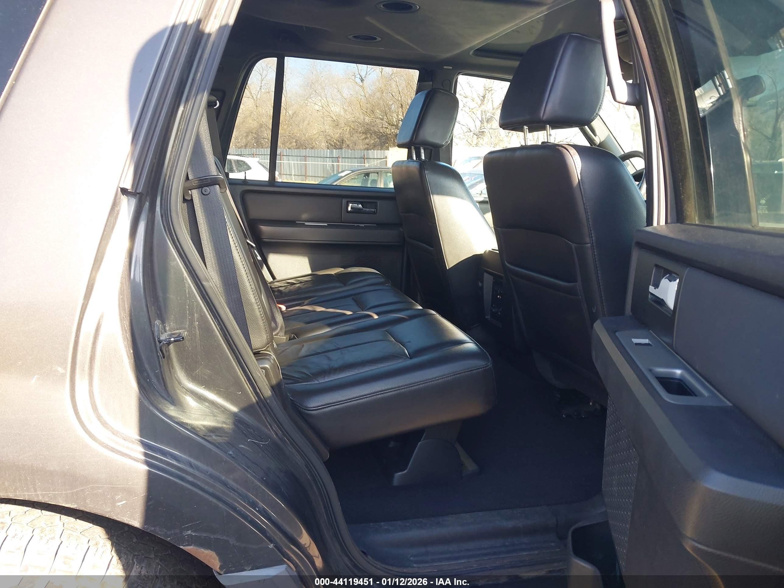 FORD EXPEDITION image 8