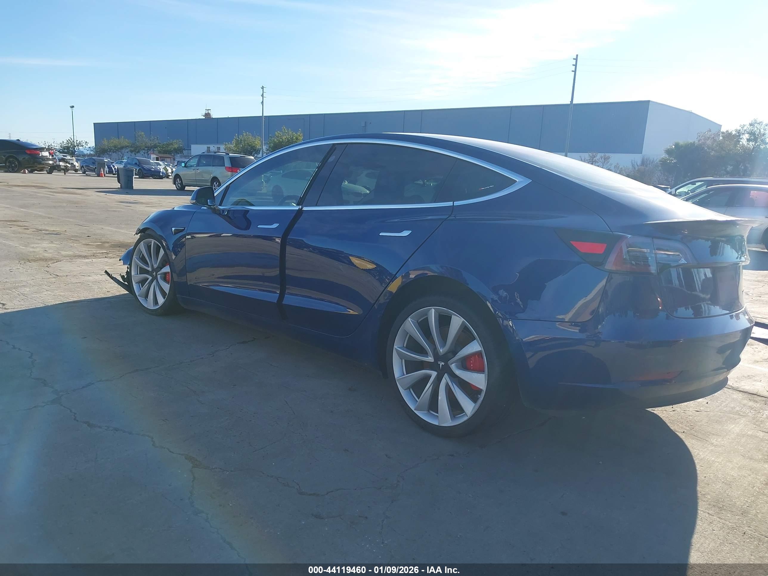 TESLA MODEL image 3