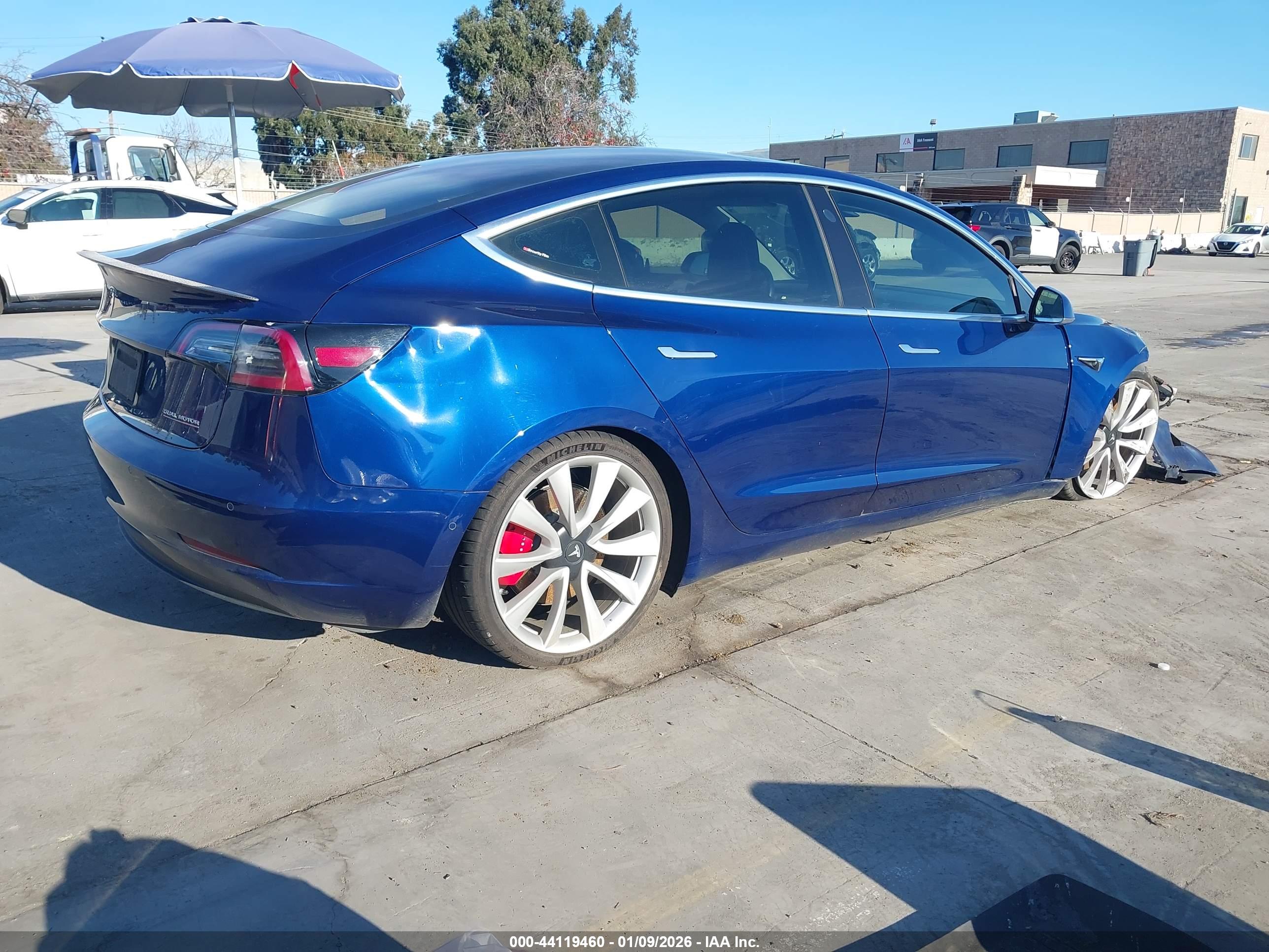 TESLA MODEL image 4