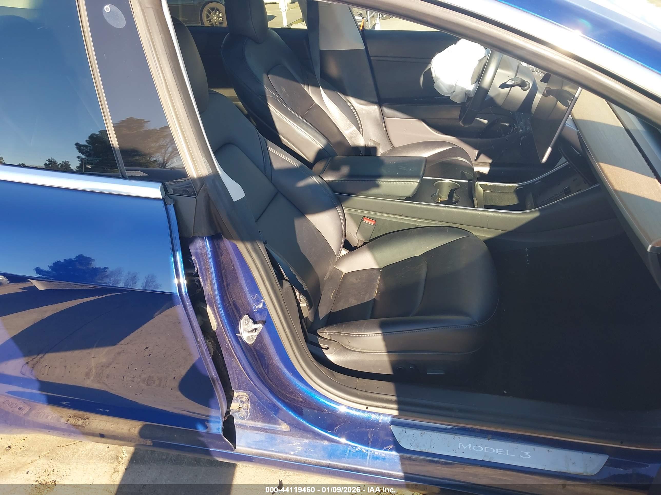 TESLA MODEL image 5