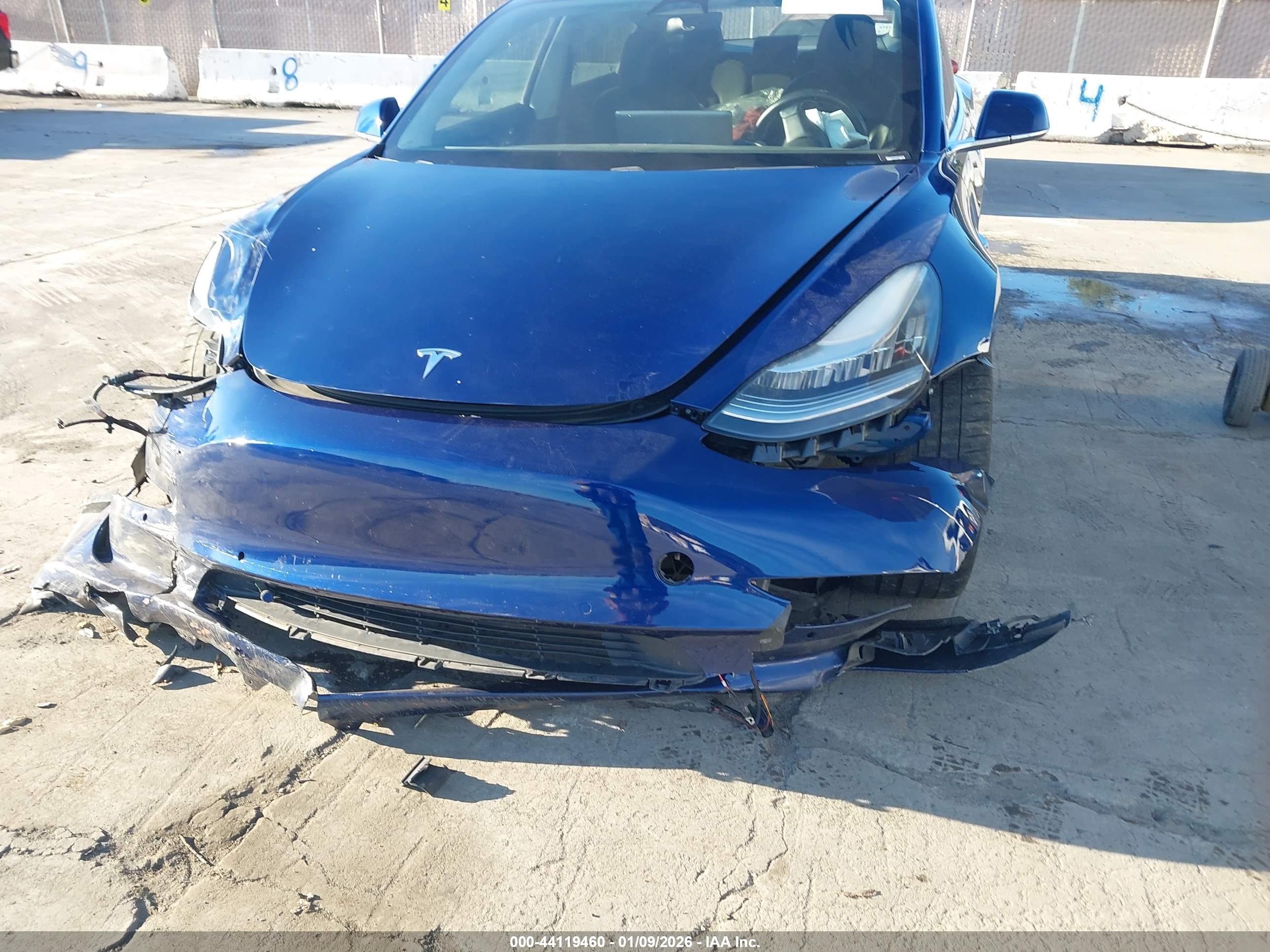 TESLA MODEL image 6