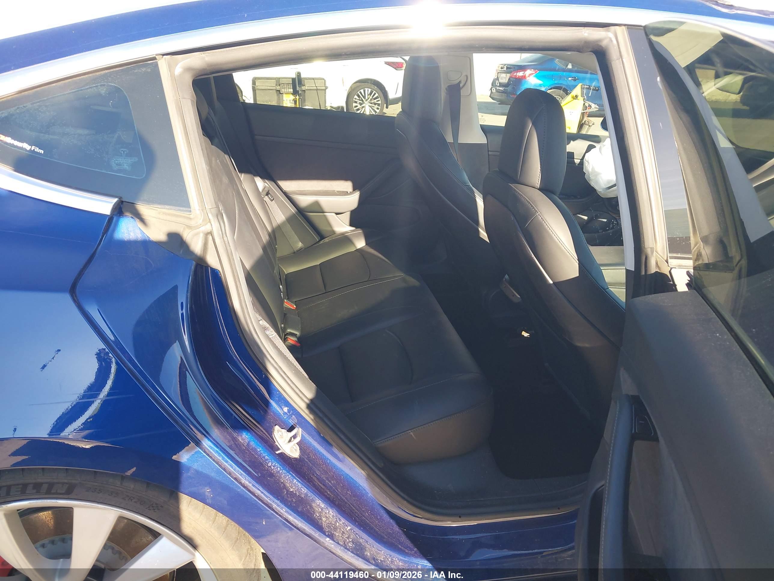 TESLA MODEL image 8