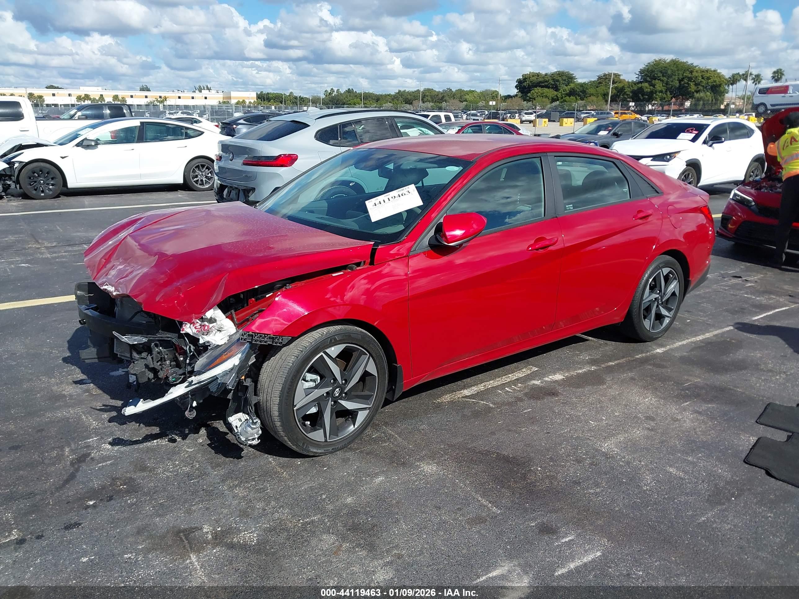 HYUNDAI ELANTRA image 2