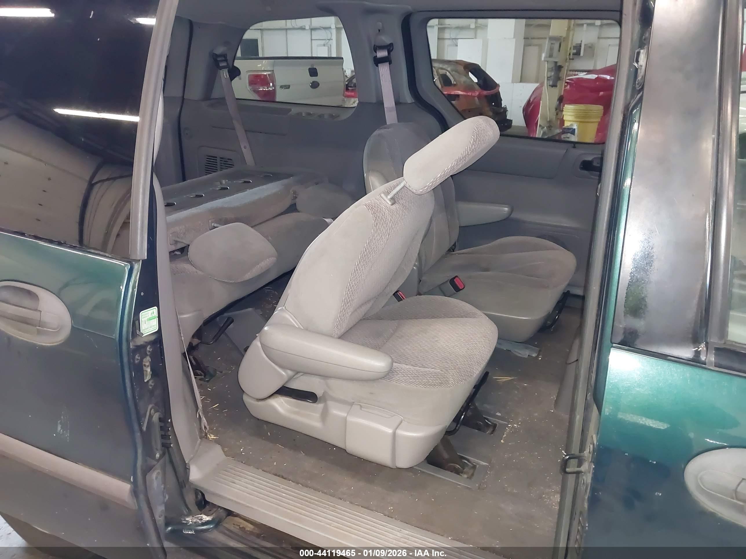 FORD WINDSTAR image 8