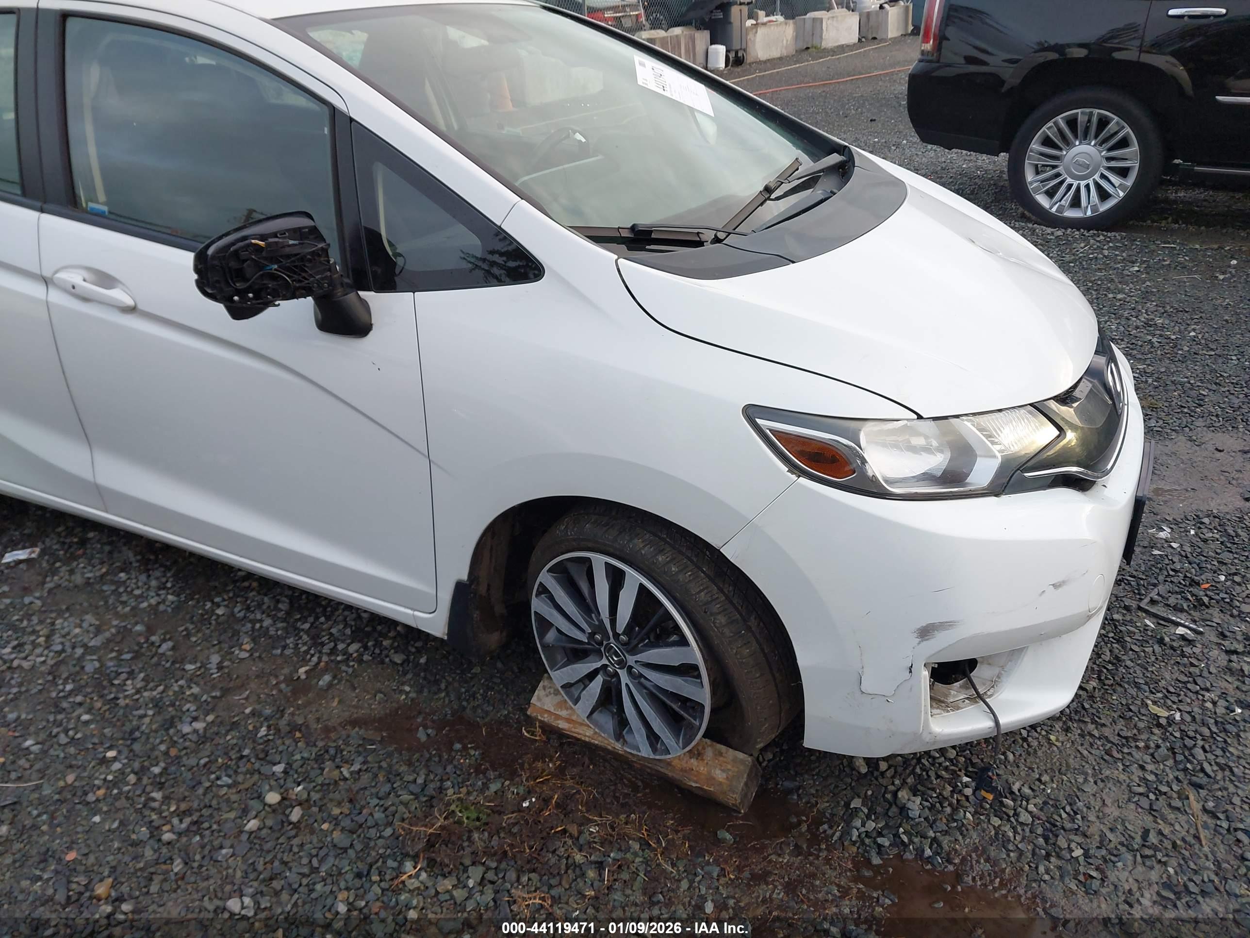 HONDA FIT image 6