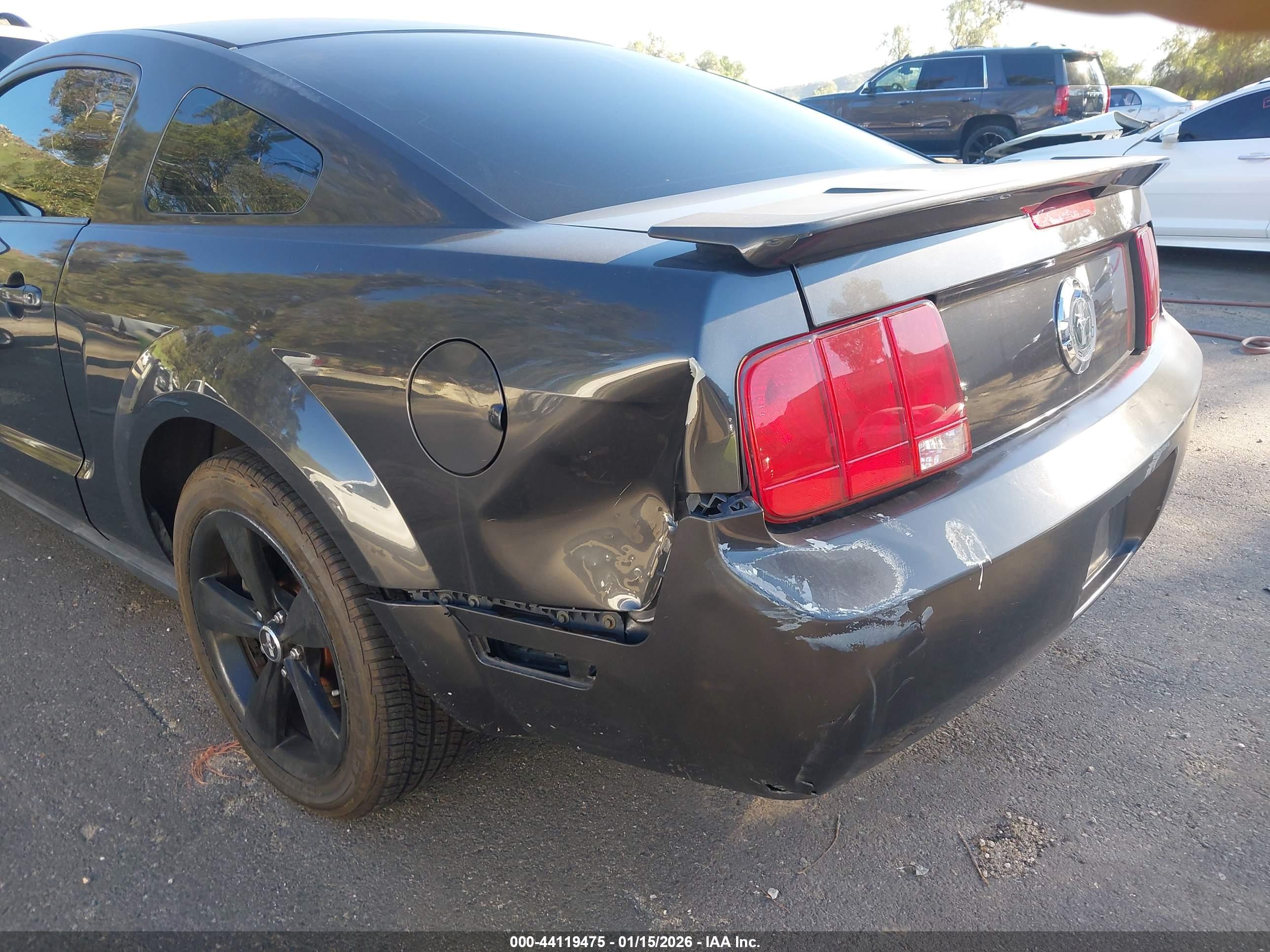 FORD MUSTANG image 6