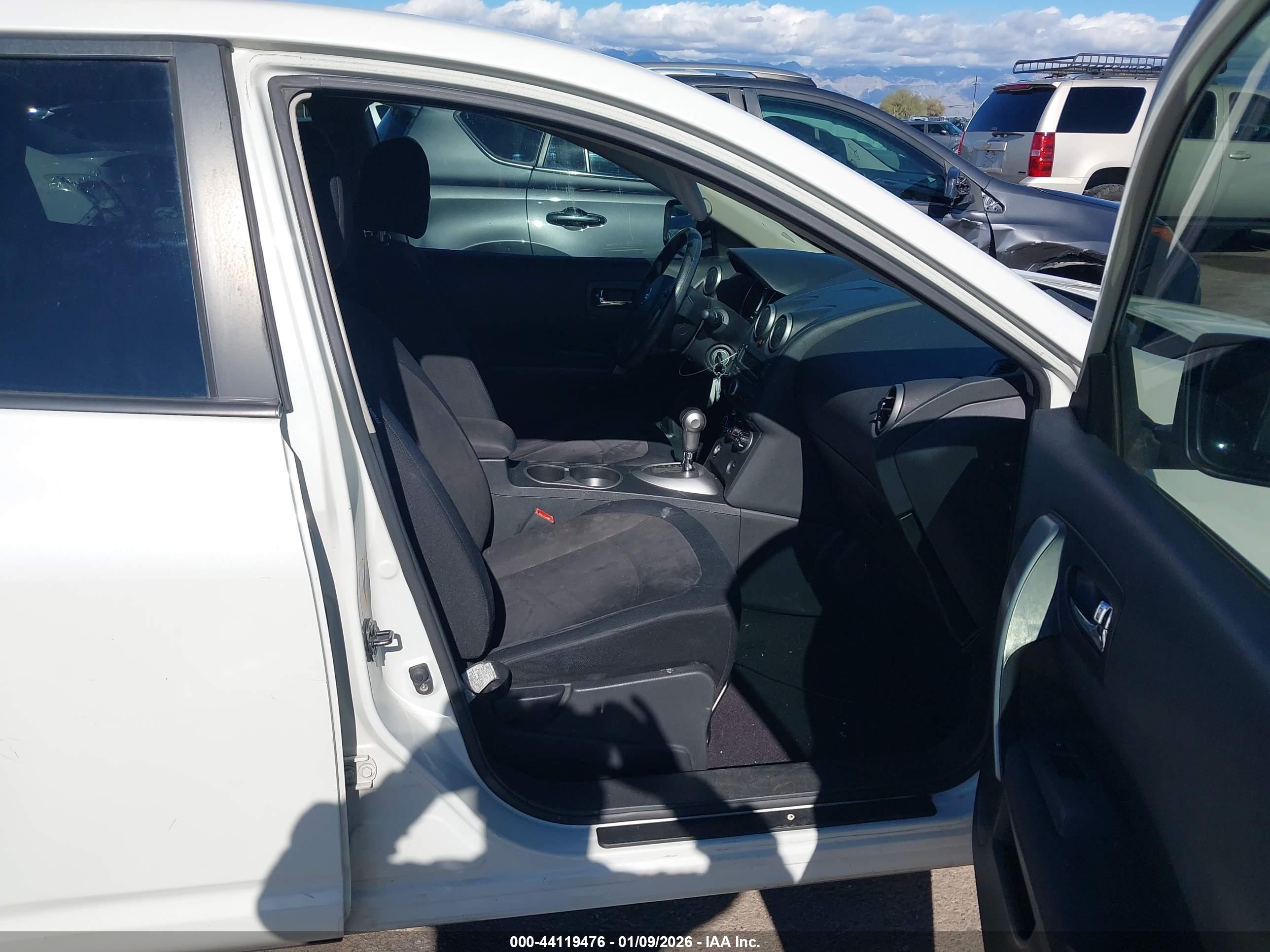 NISSAN ROGUE image 5