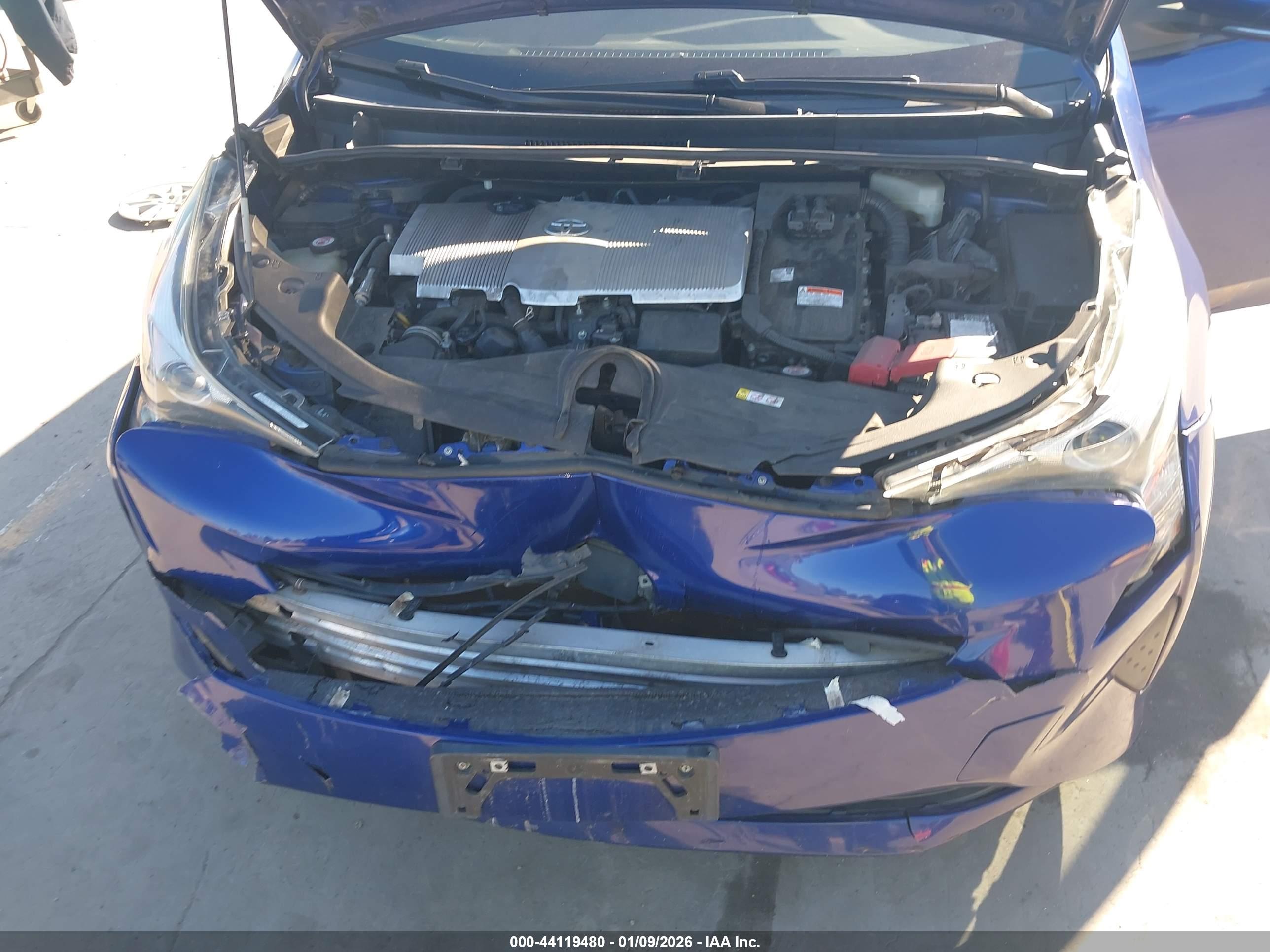 TOYOTA PRIUS image 10