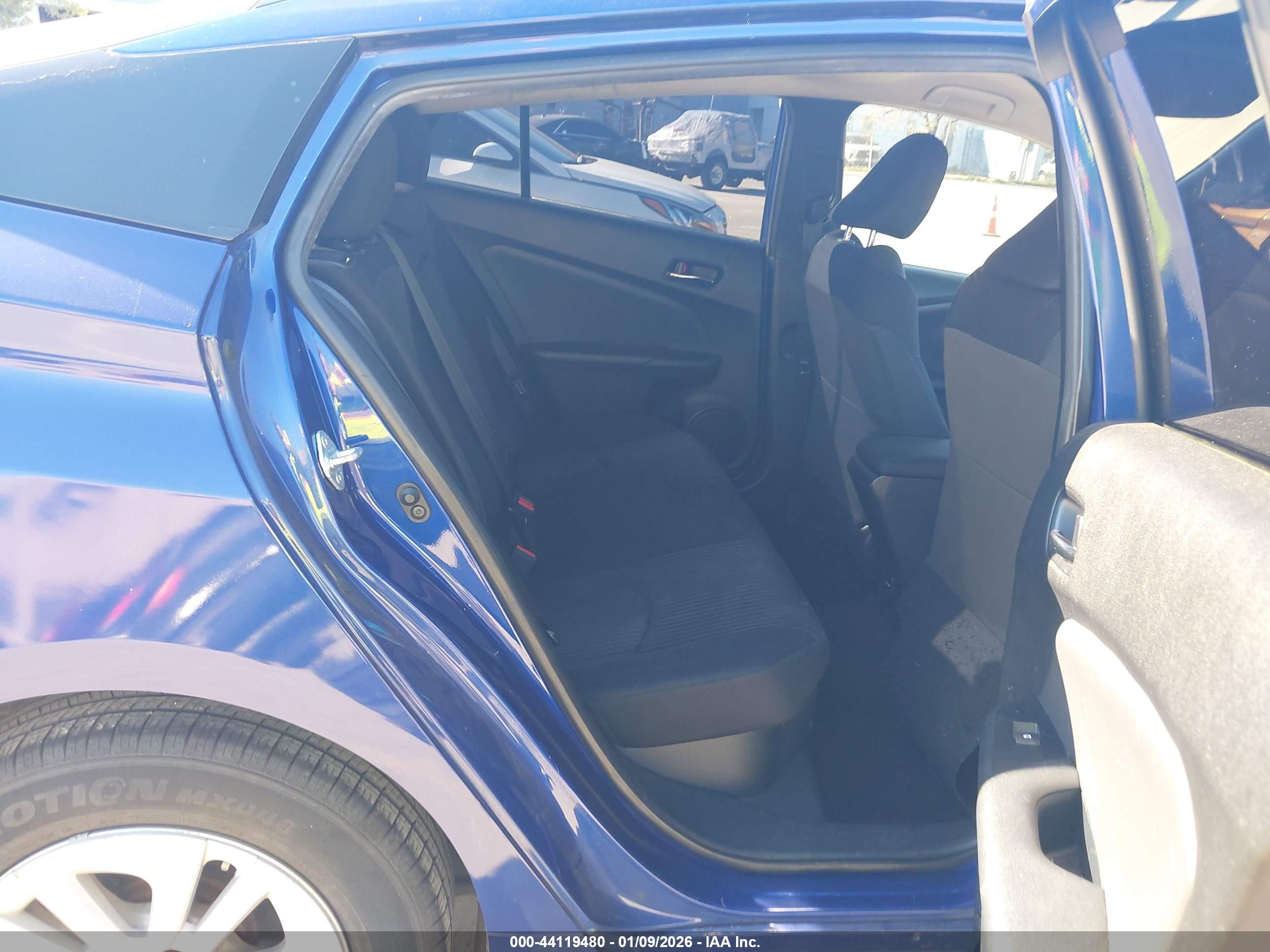 TOYOTA PRIUS image 8