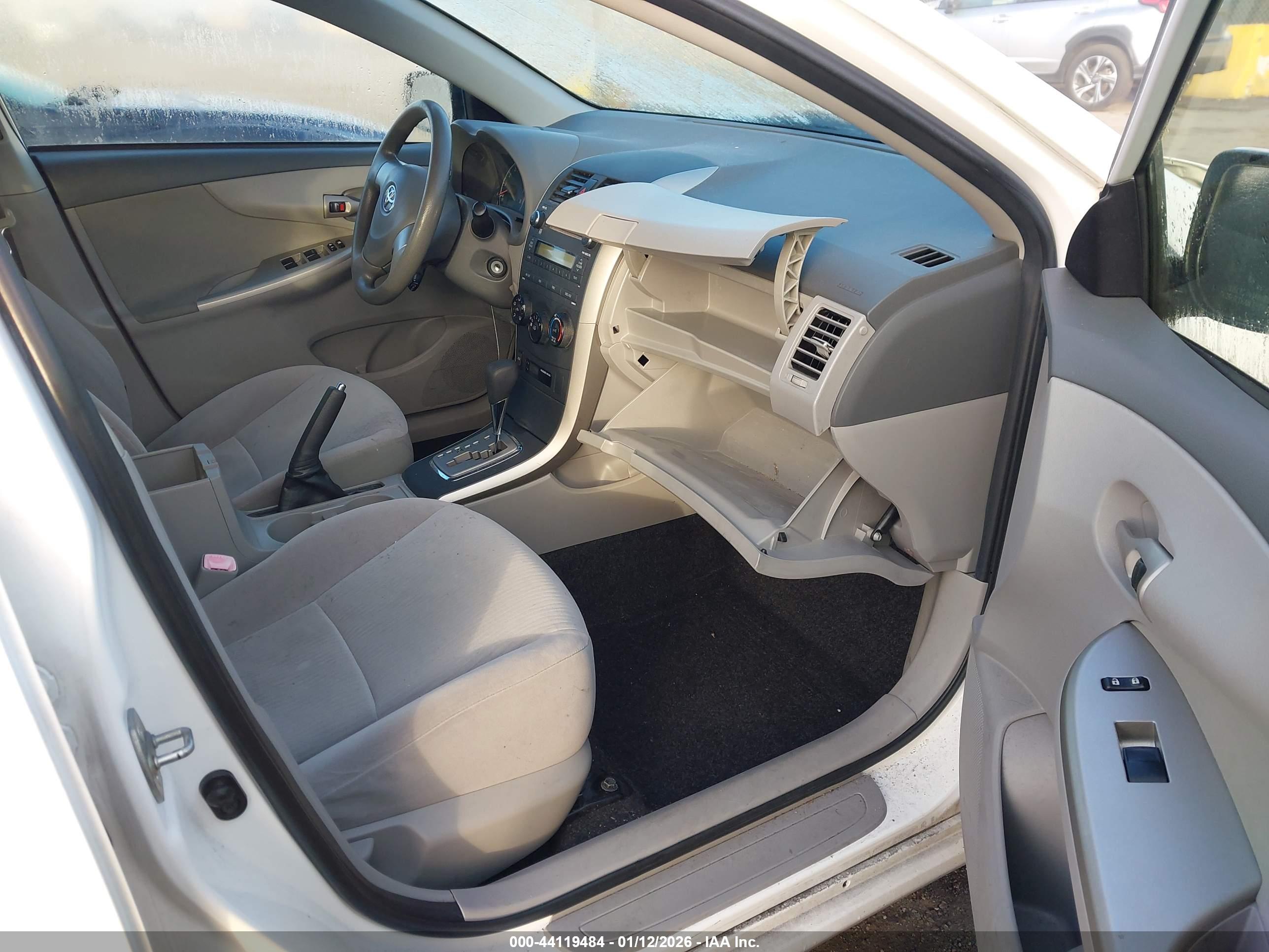 TOYOTA COROLLA image 5
