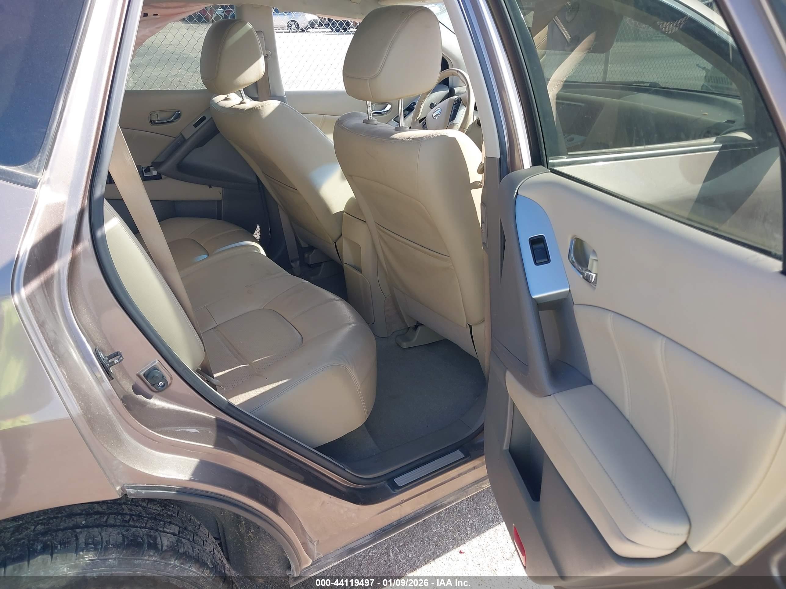 NISSAN MURANO image 8