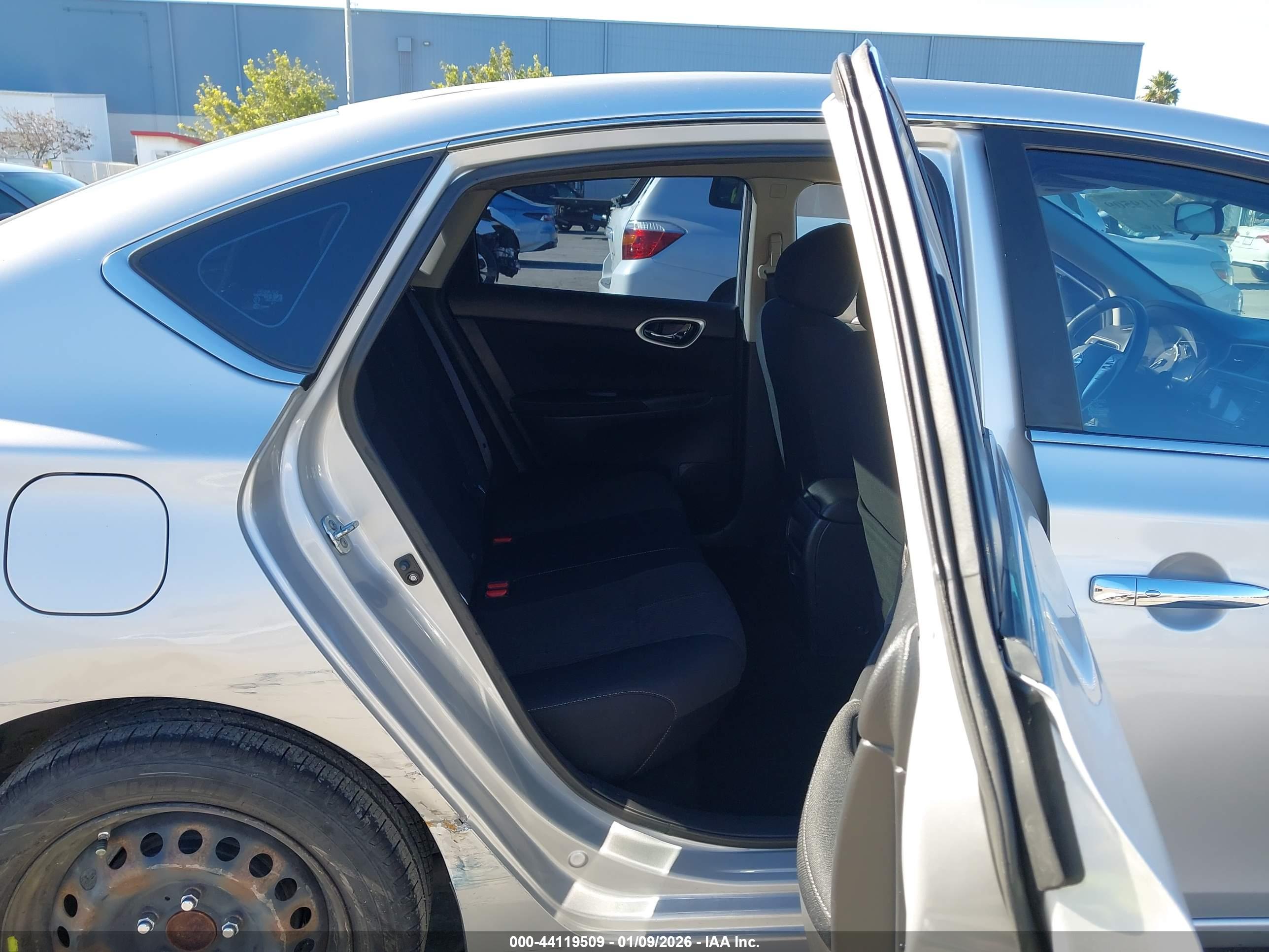 NISSAN SENTRA image 8