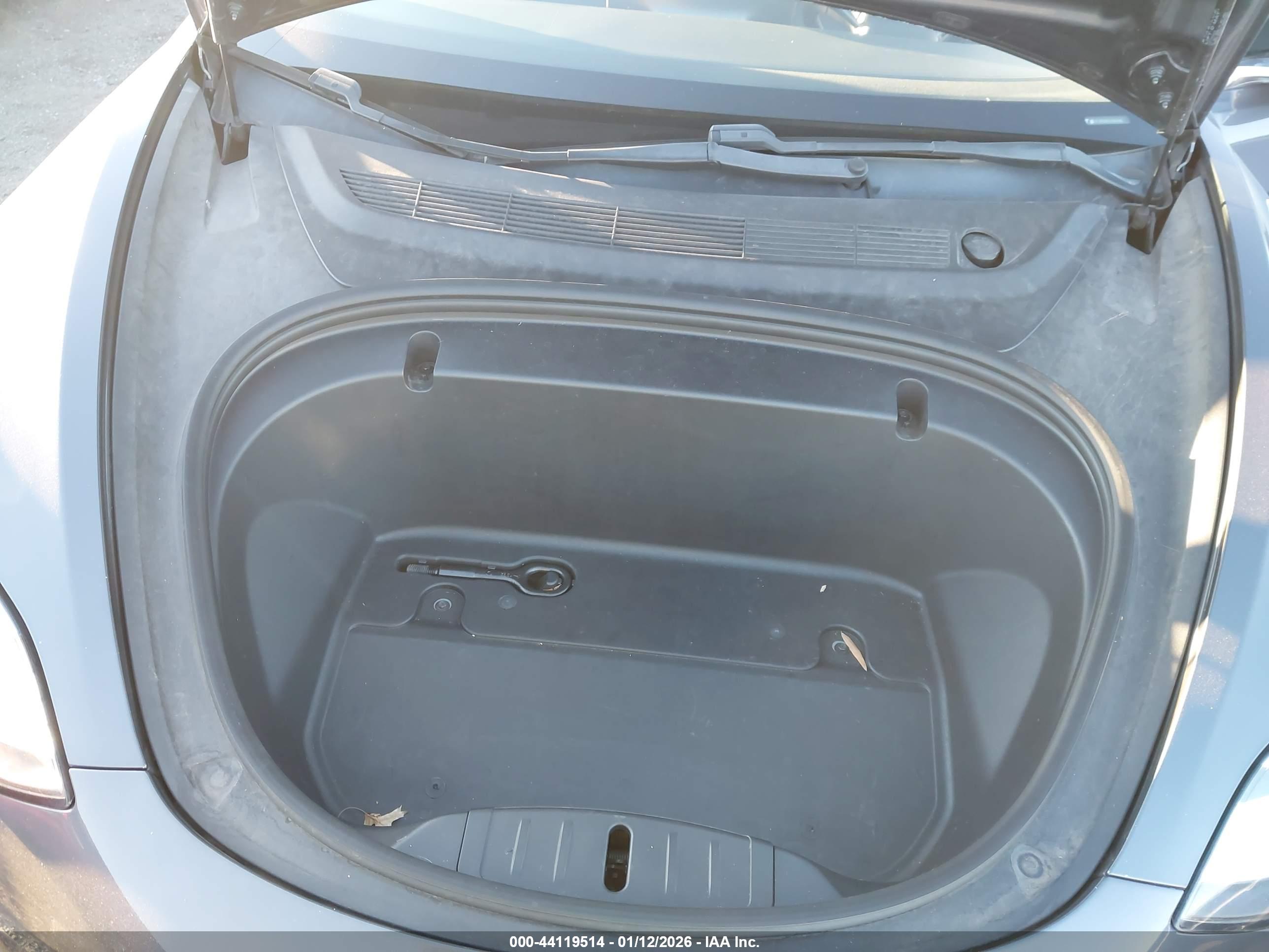 TESLA MODEL image 10