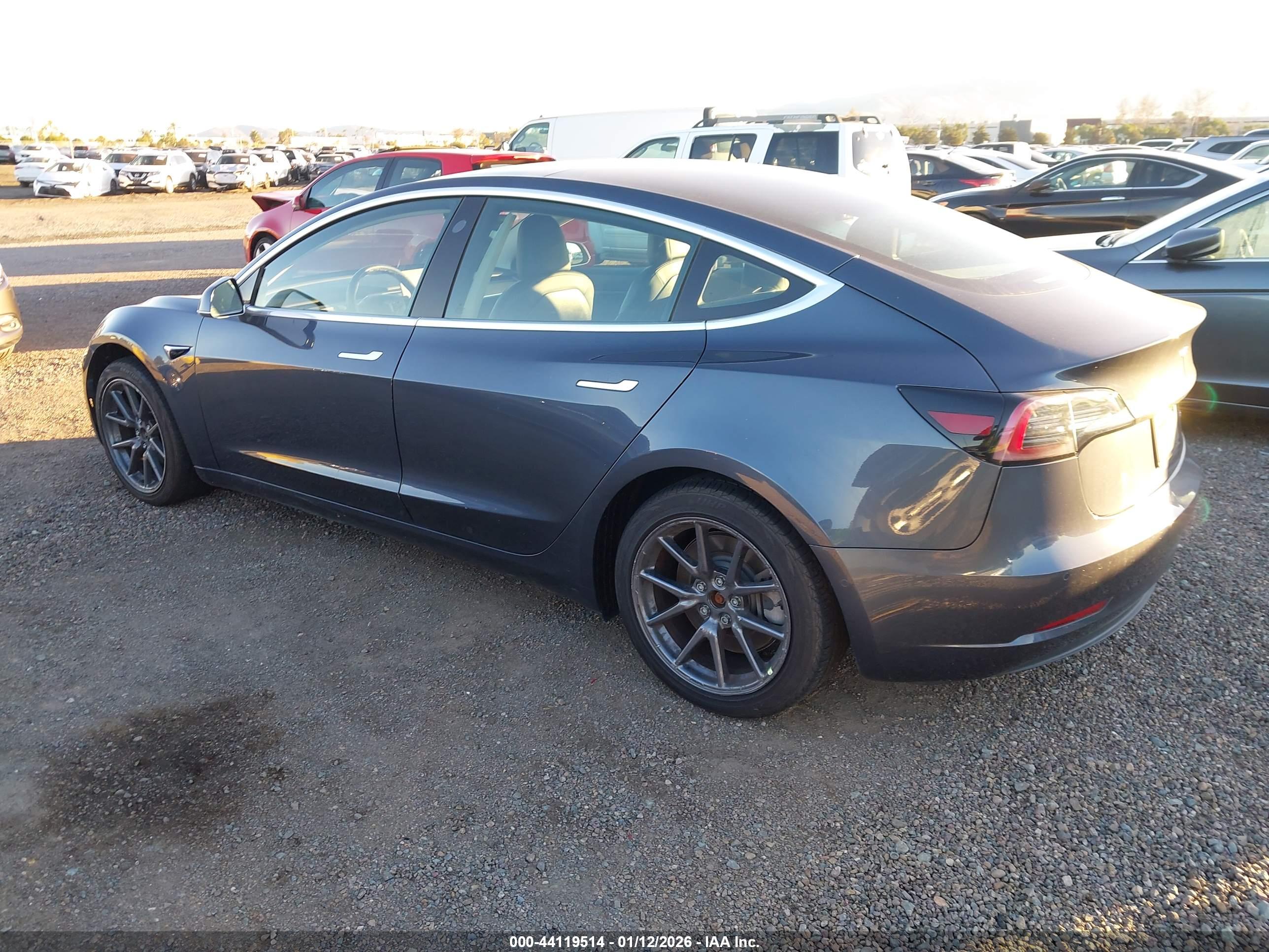 TESLA MODEL image 3