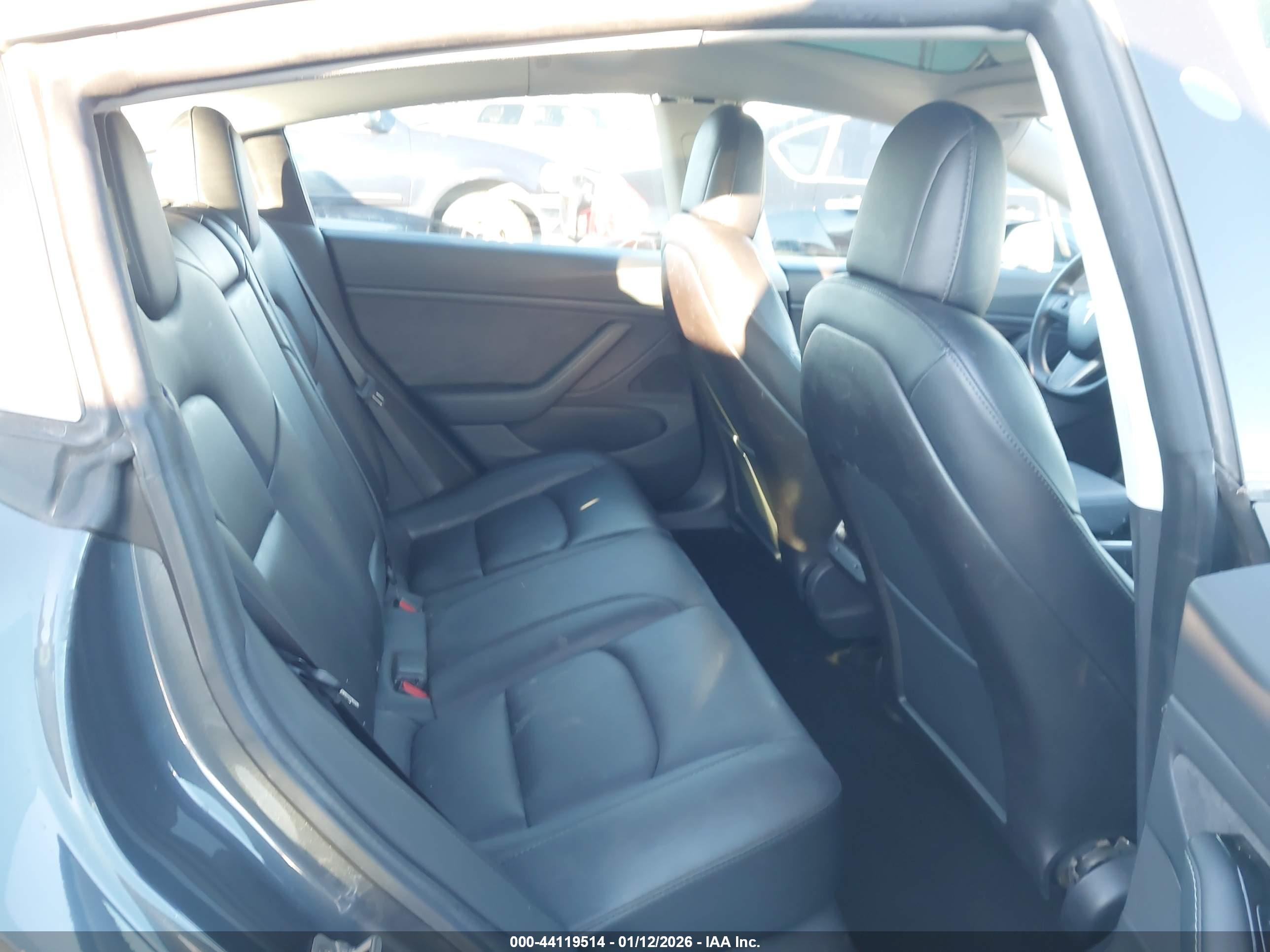 TESLA MODEL image 8