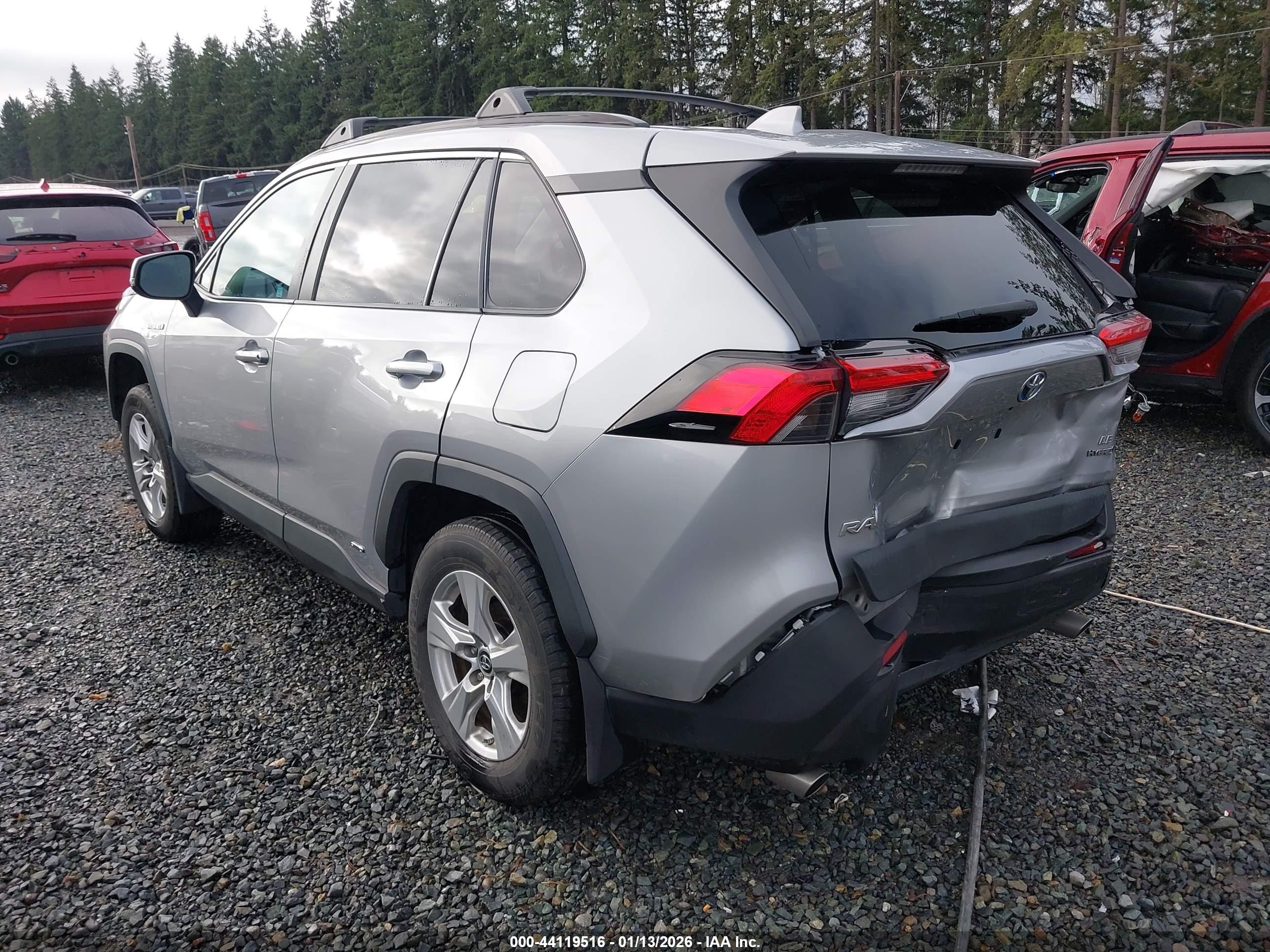 TOYOTA RAV4 image 3