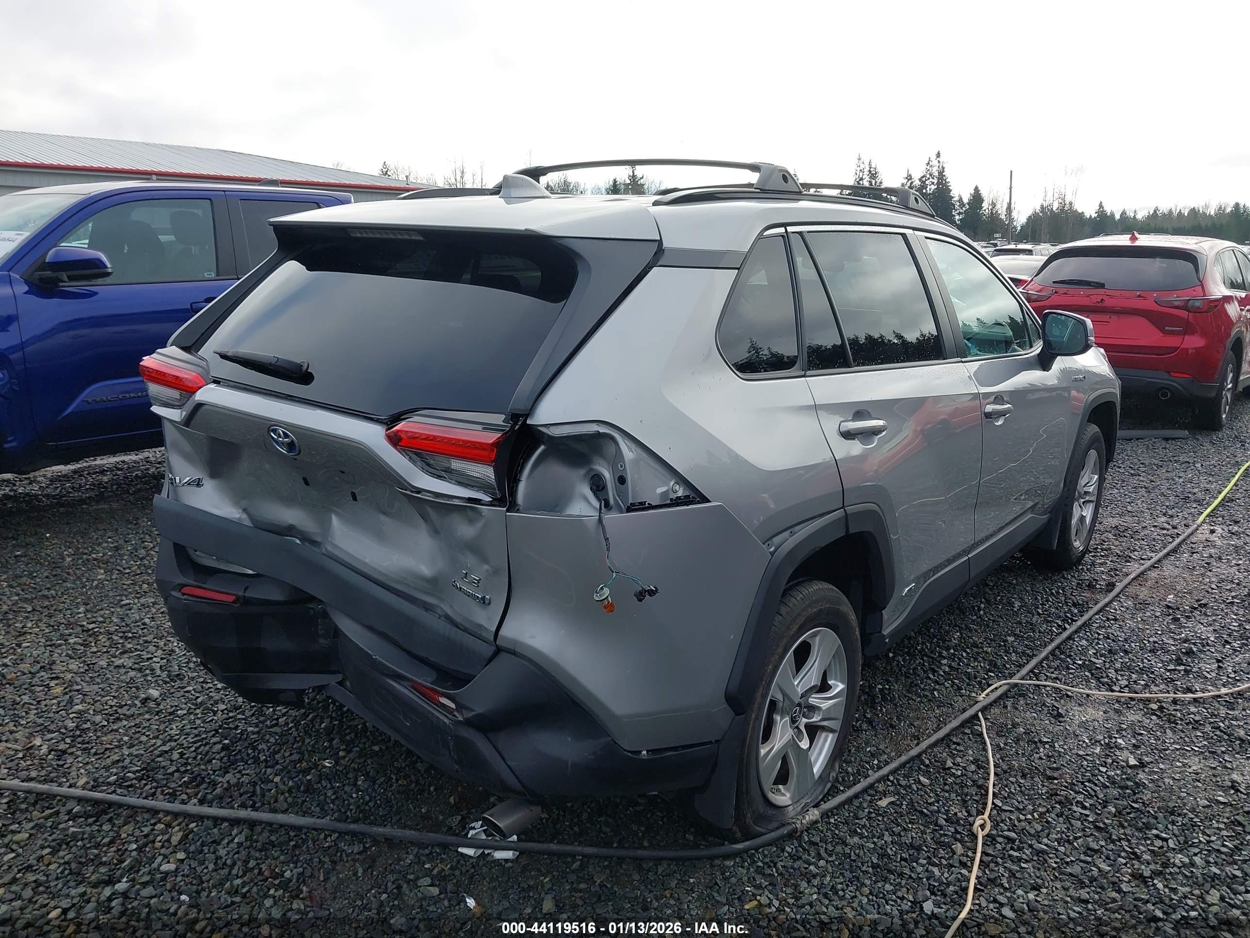 TOYOTA RAV4 image 4
