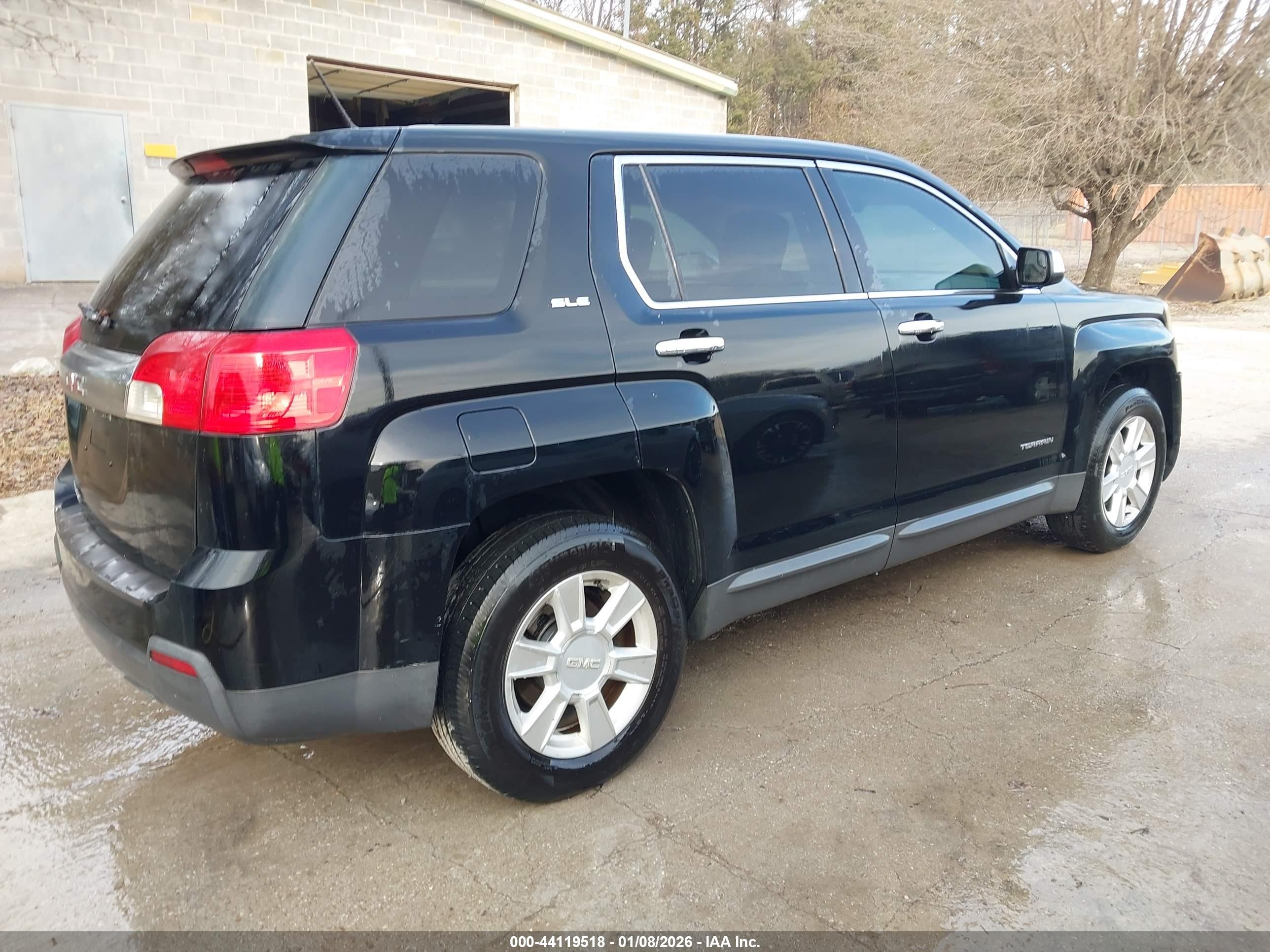 GMC TERRAIN image 4