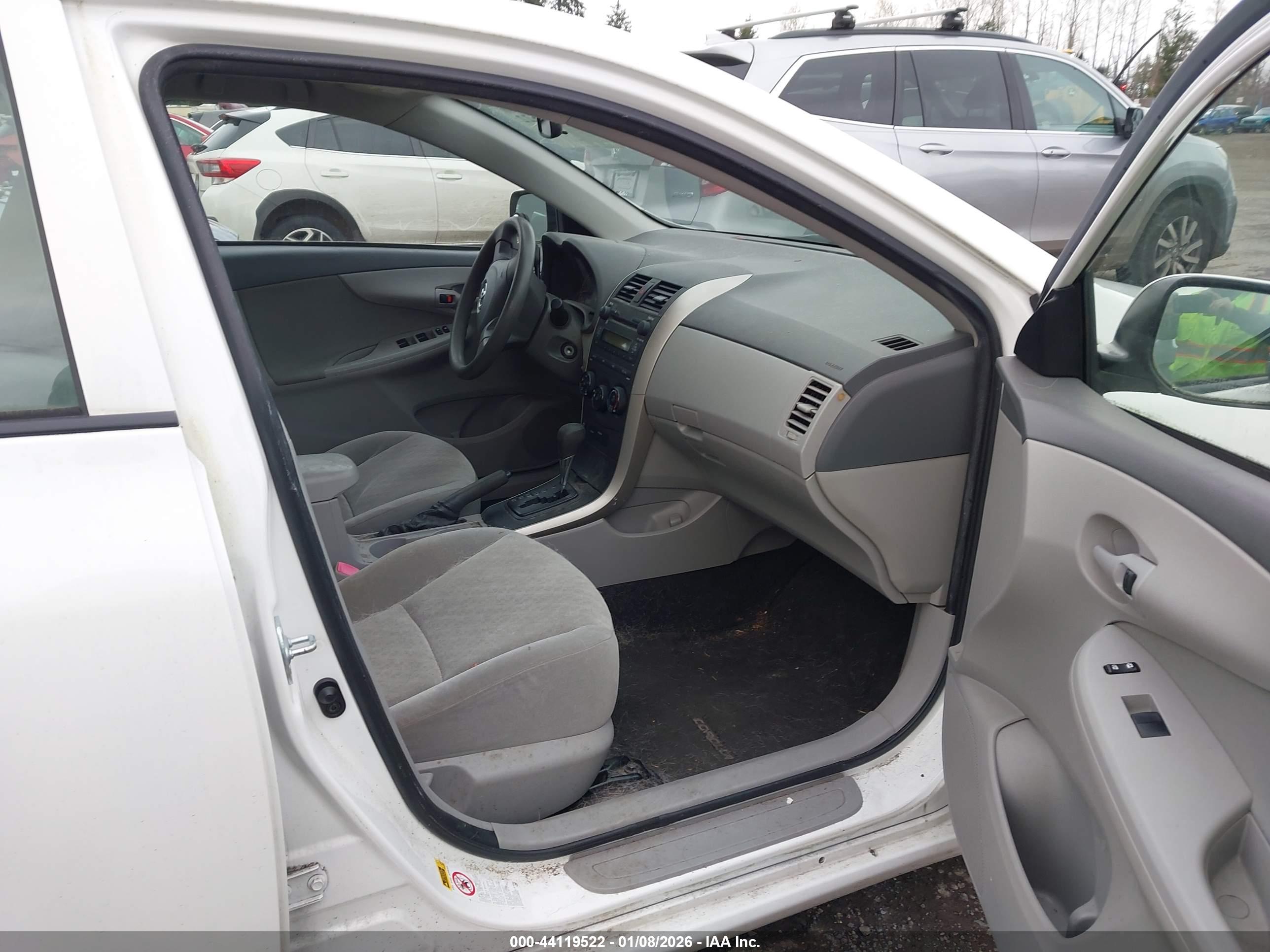 TOYOTA COROLLA image 5