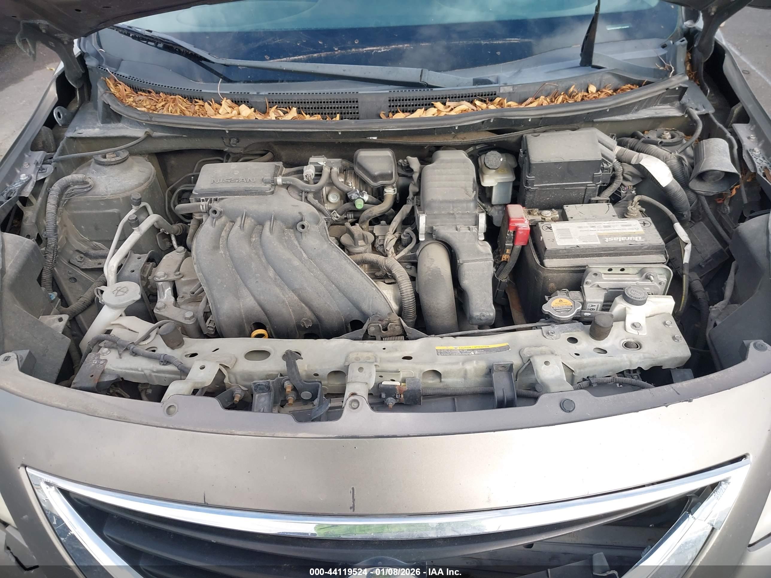 NISSAN VERSA image 10