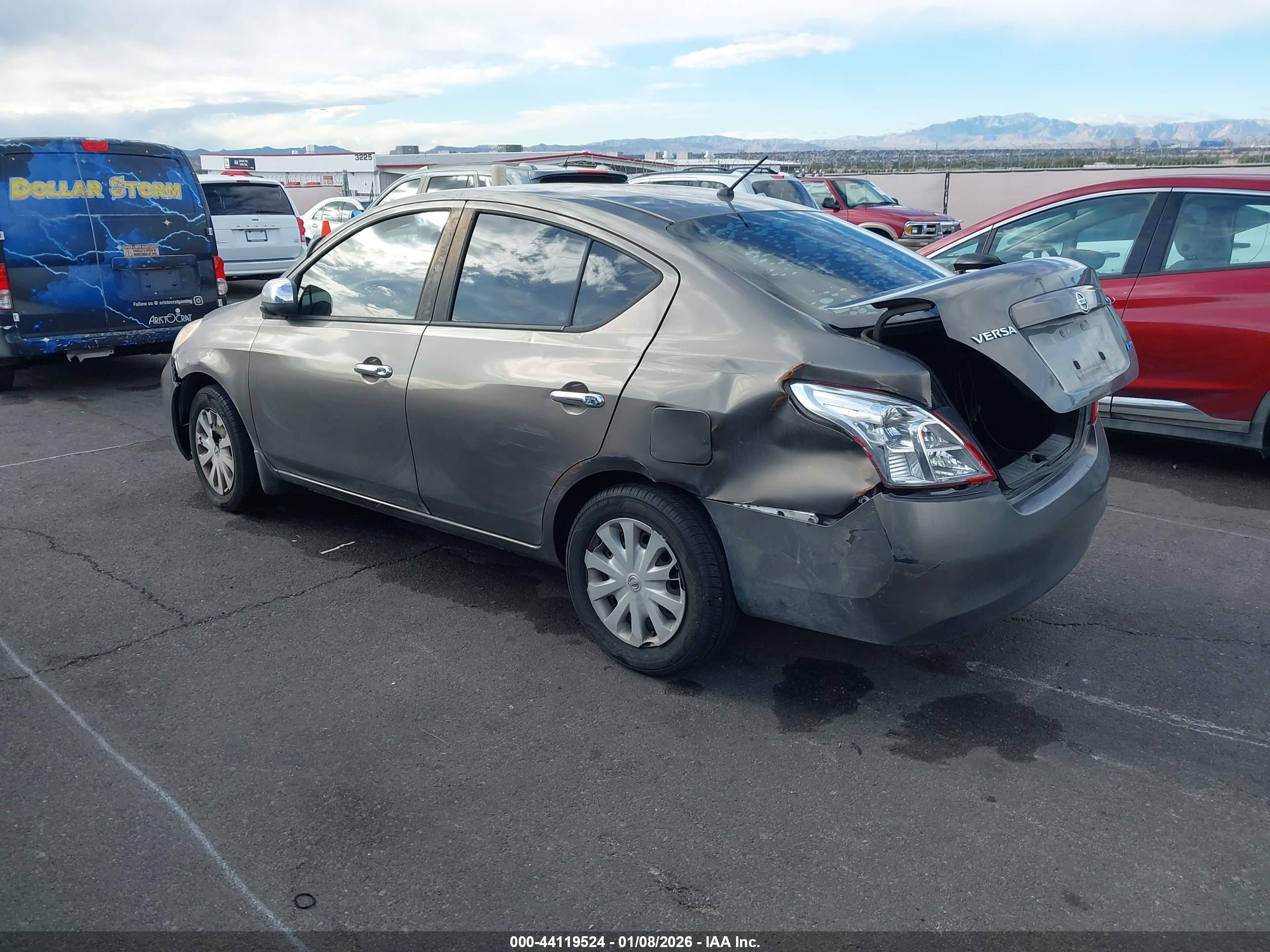 NISSAN VERSA image 3