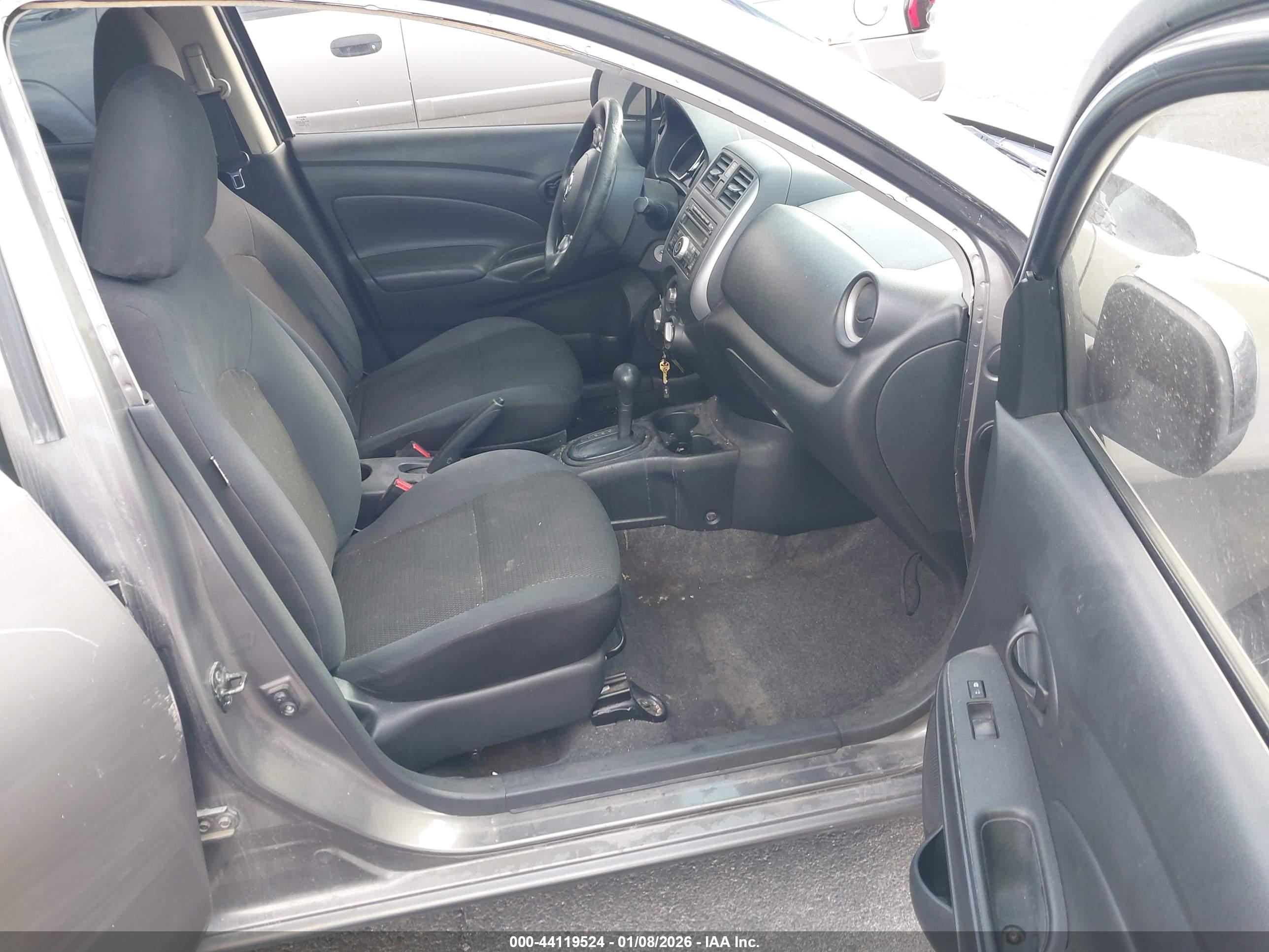 NISSAN VERSA image 5
